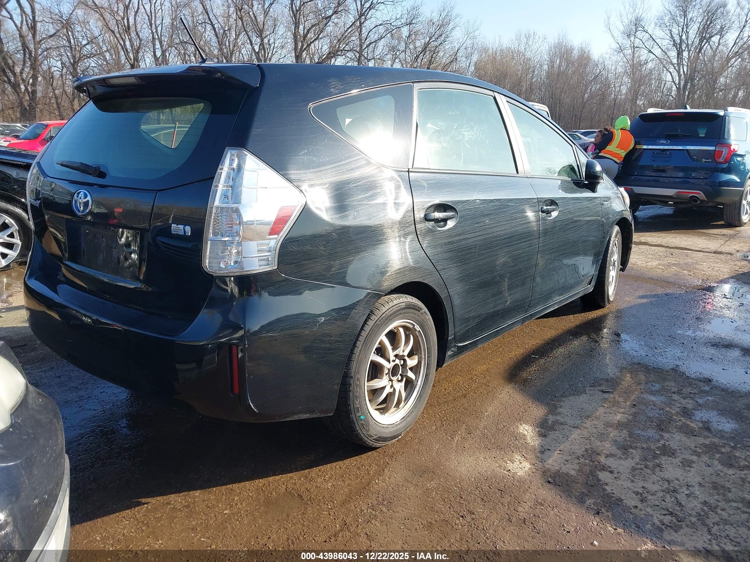 TOYOTA PRIUS image 4