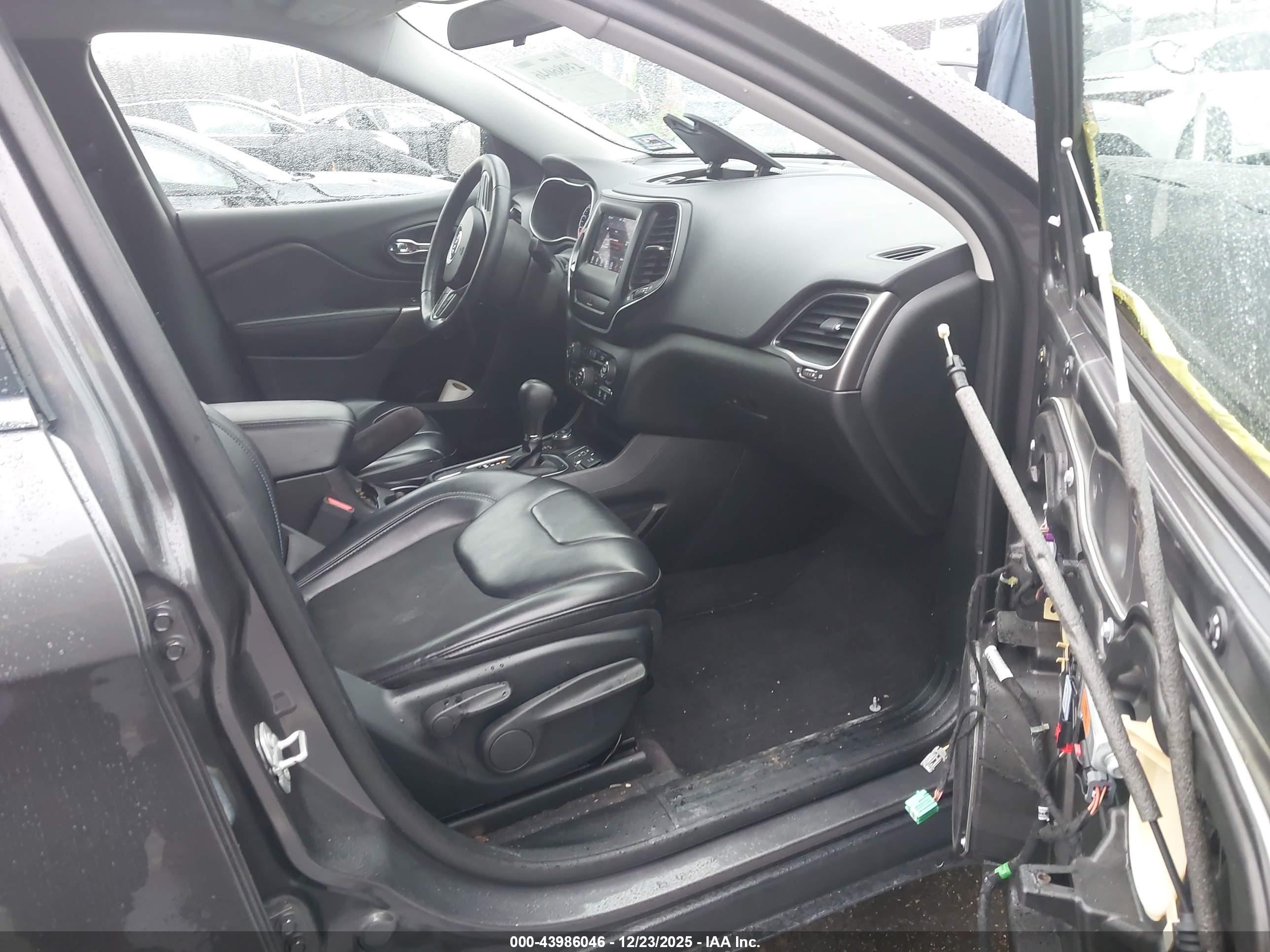 JEEP CHEROKEE image 5