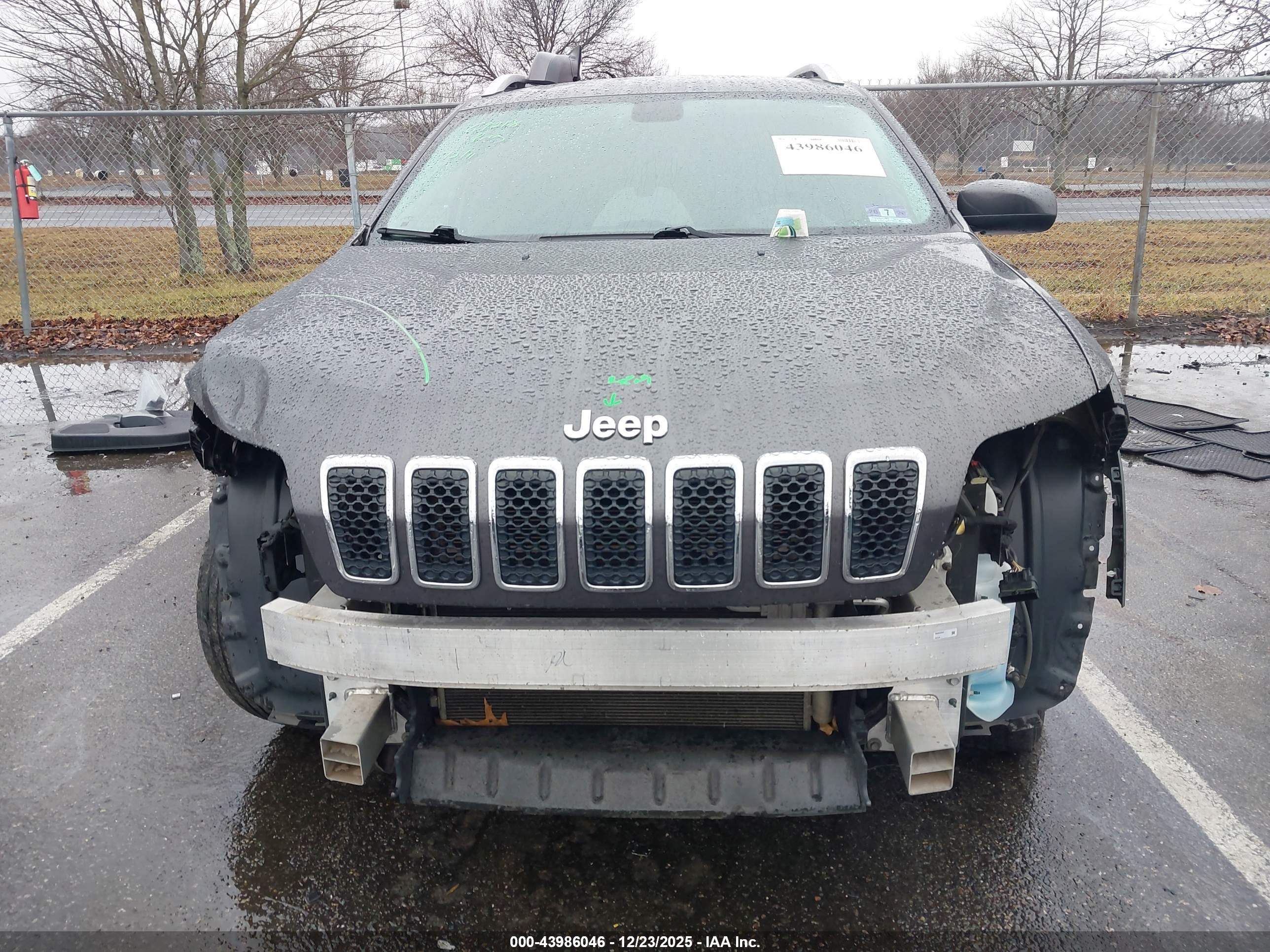 JEEP CHEROKEE image 6