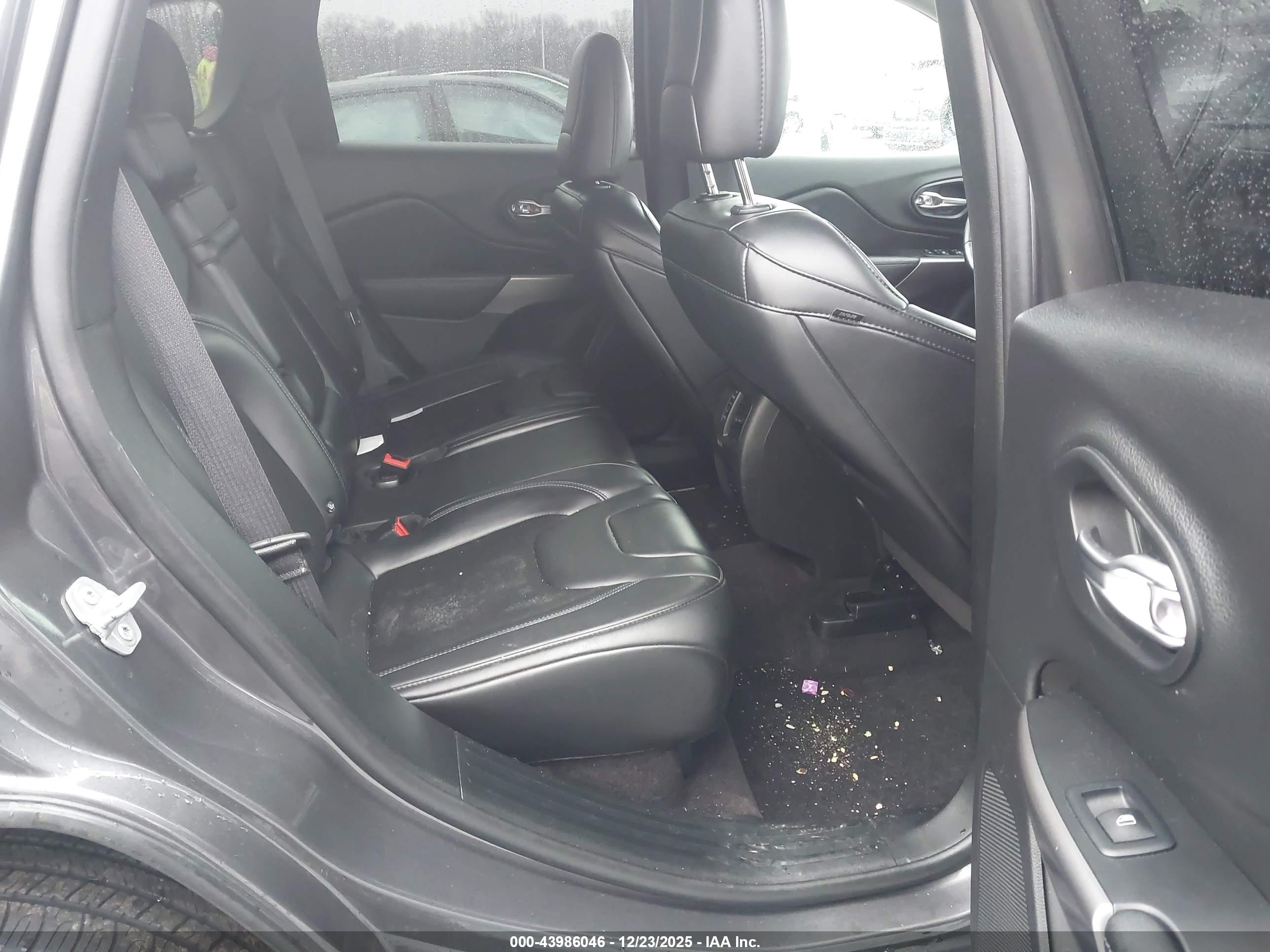 JEEP CHEROKEE image 8