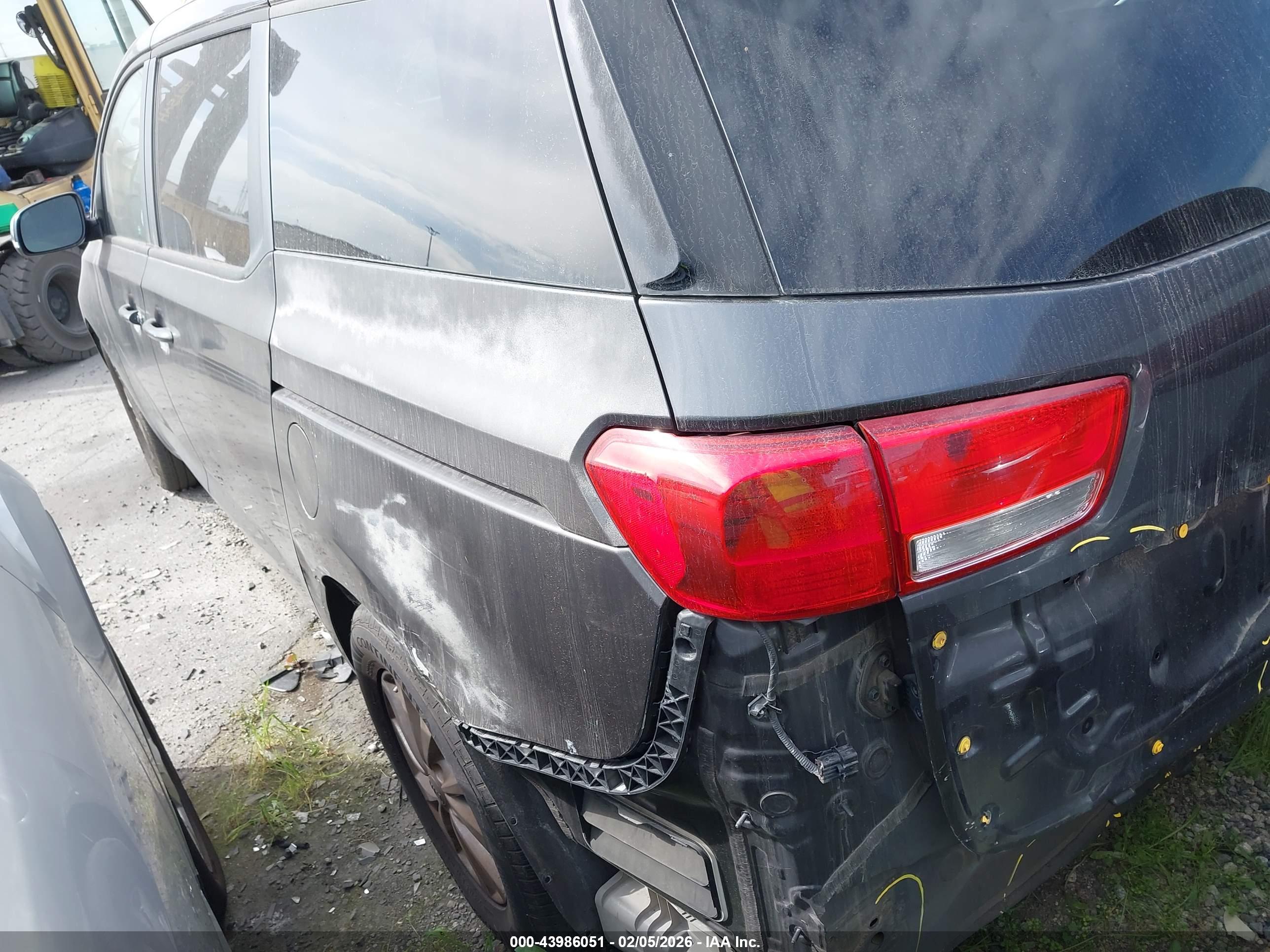 KIA SEDONA image 3