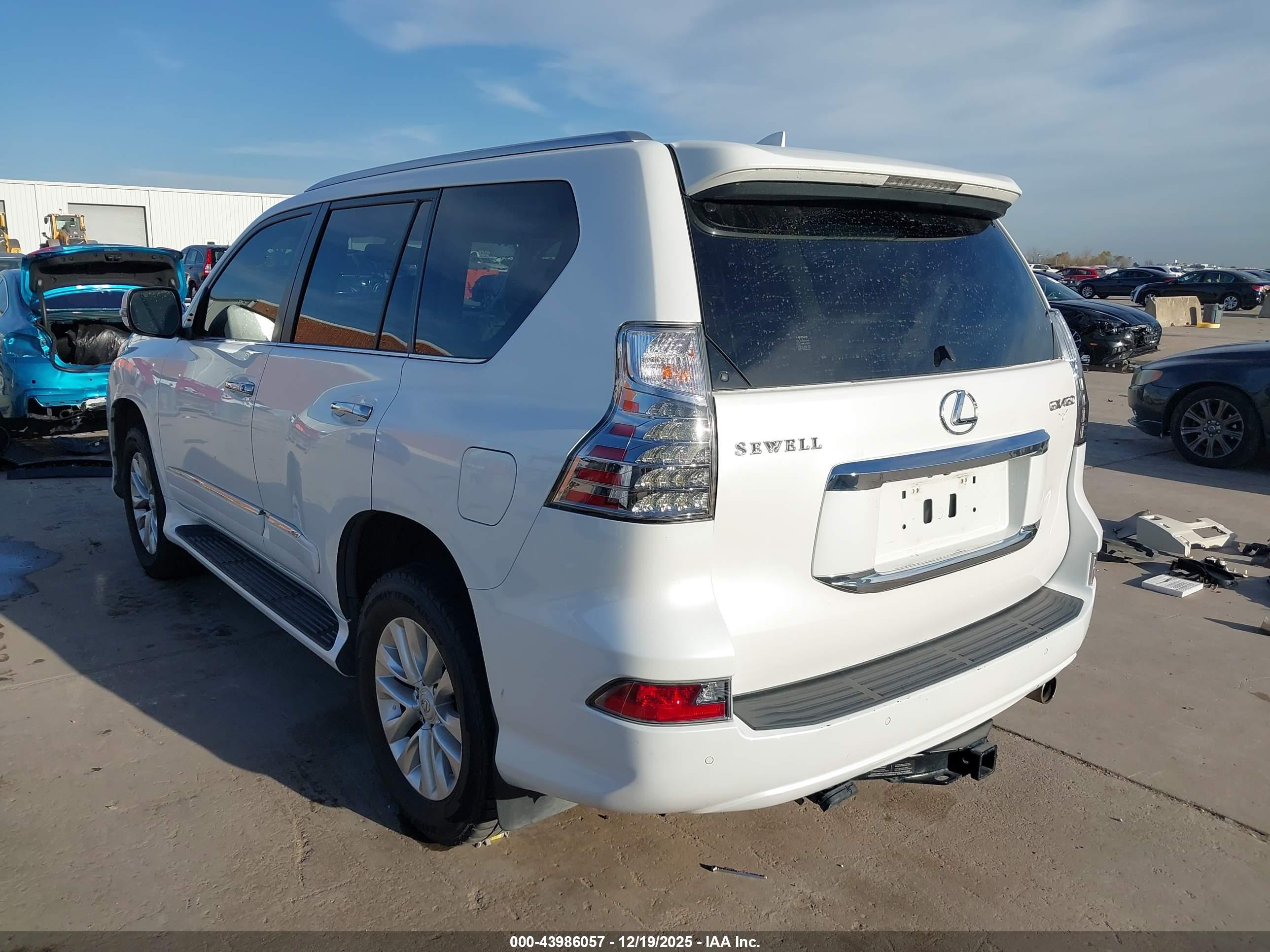 LEXUS GX image 3
