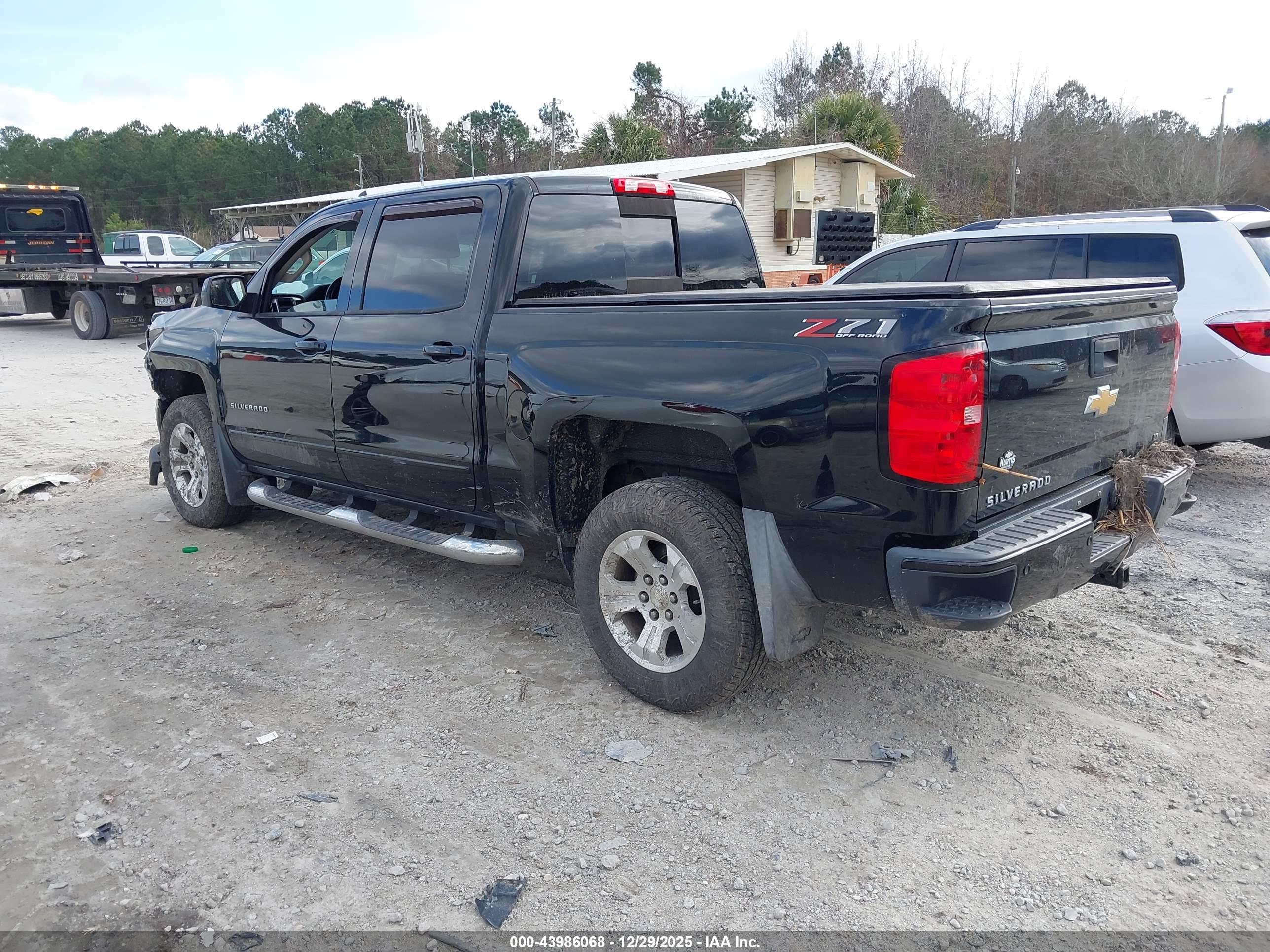 CHEVROLET SILVERADO image 3