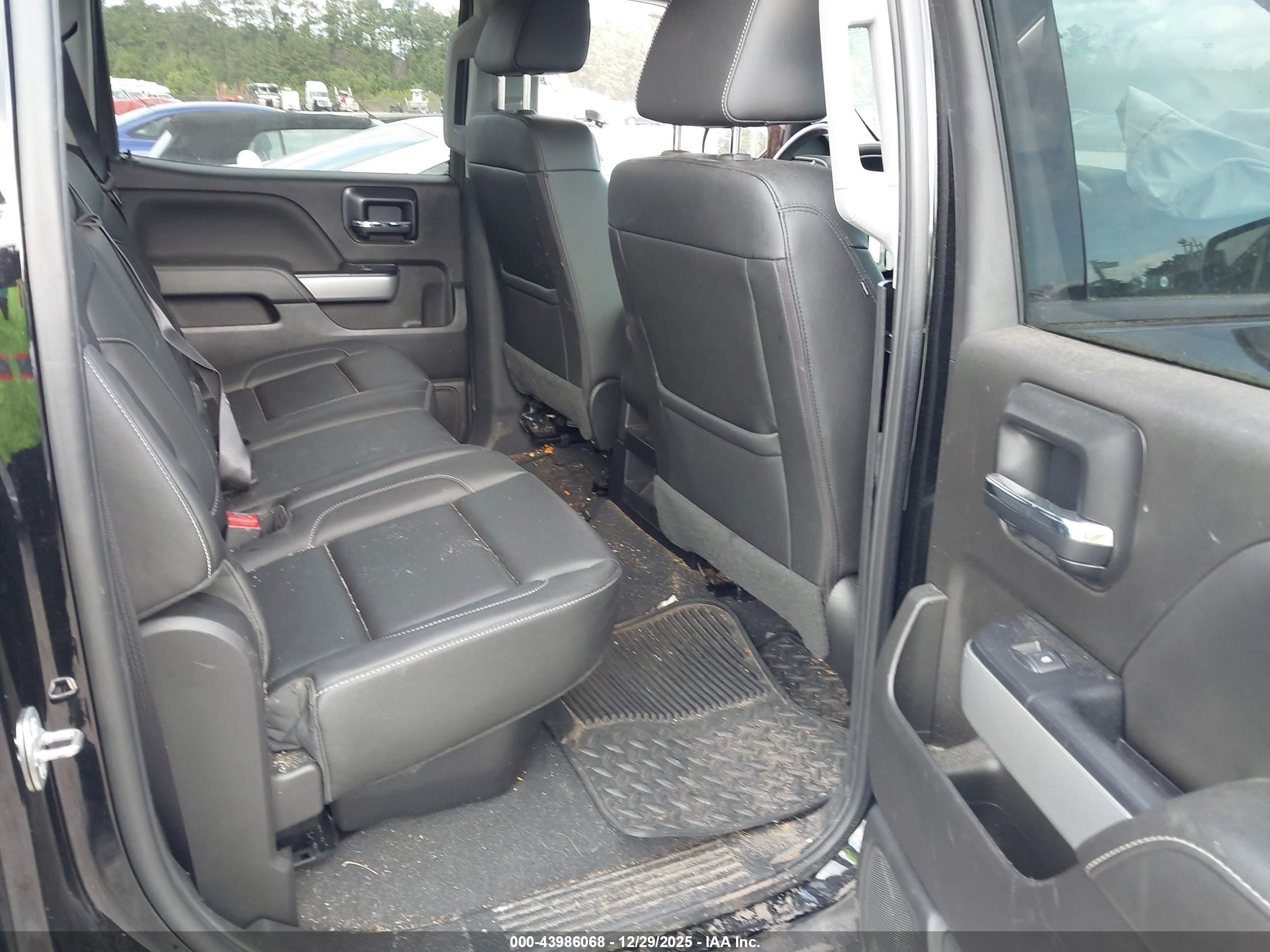 CHEVROLET SILVERADO image 8