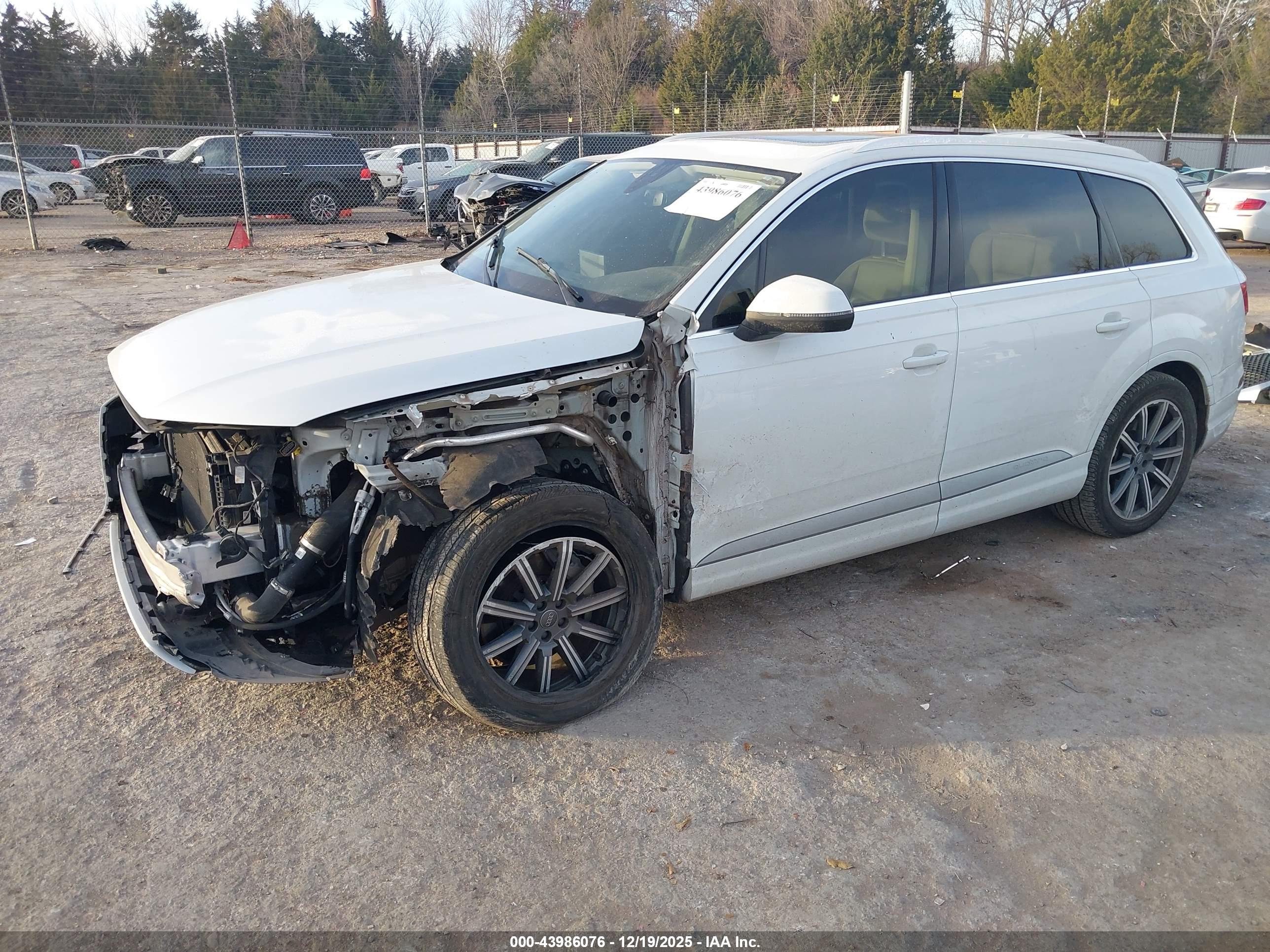 AUDI Q7 image 2