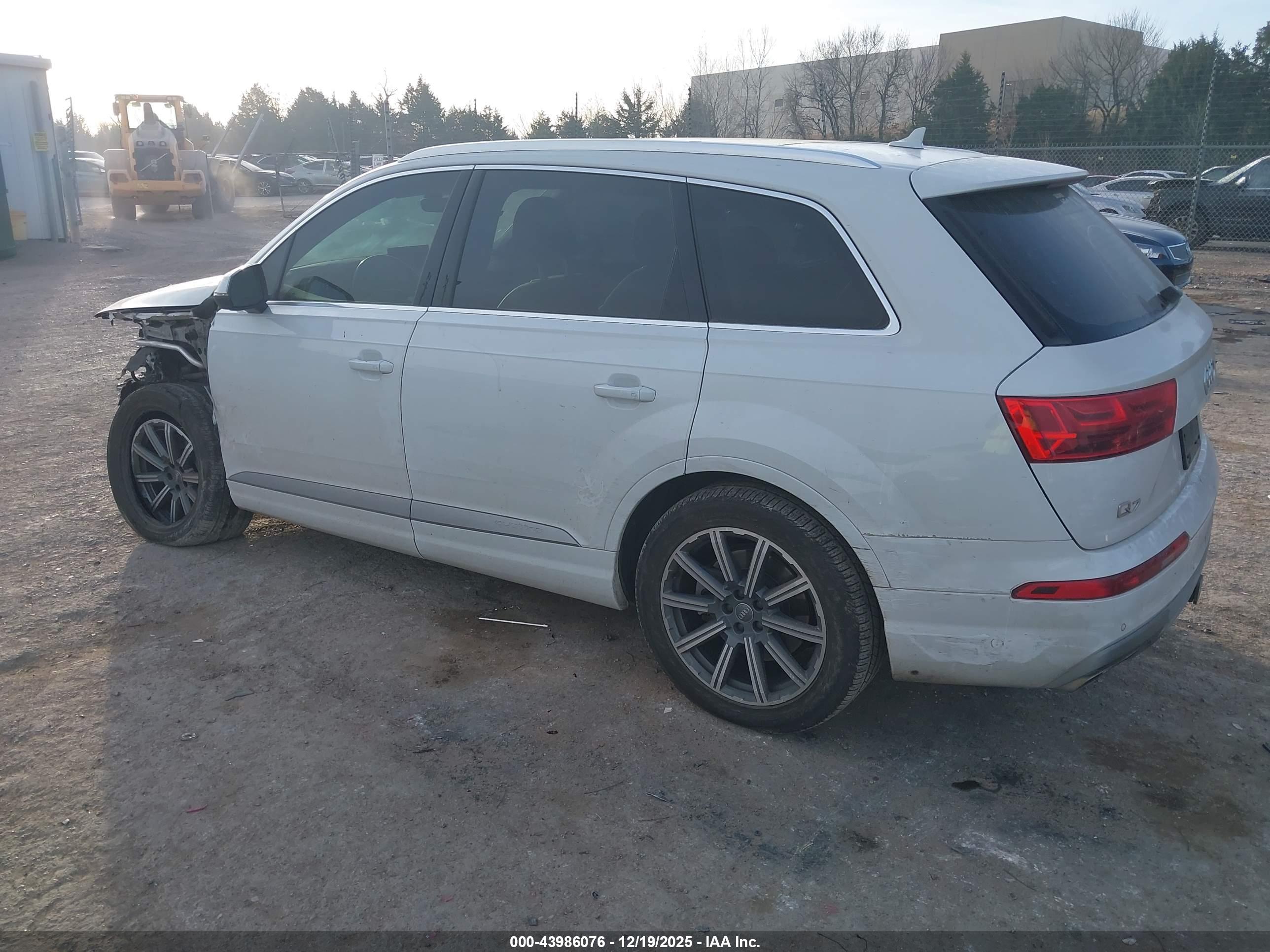 AUDI Q7 image 3