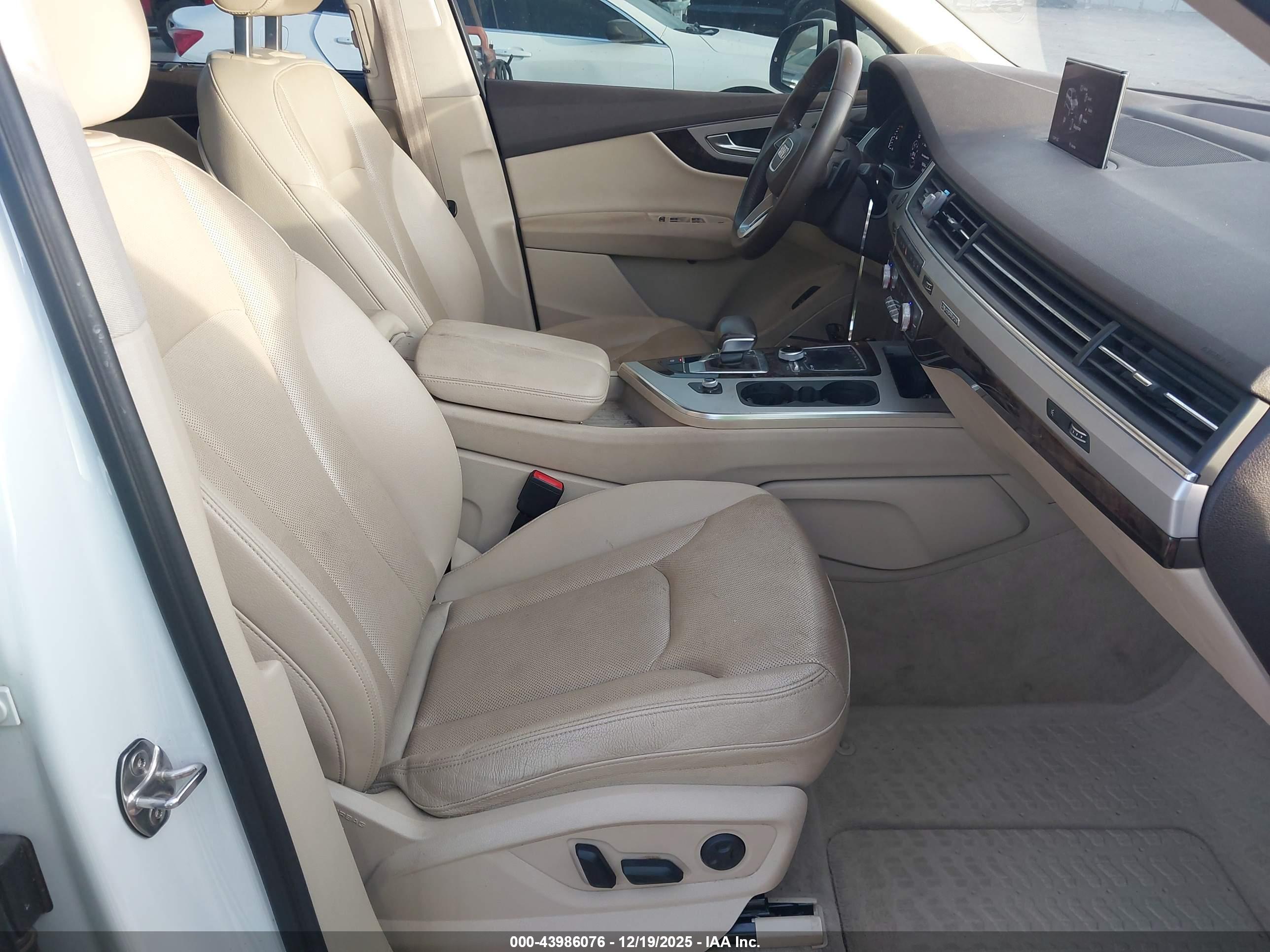 AUDI Q7 image 5