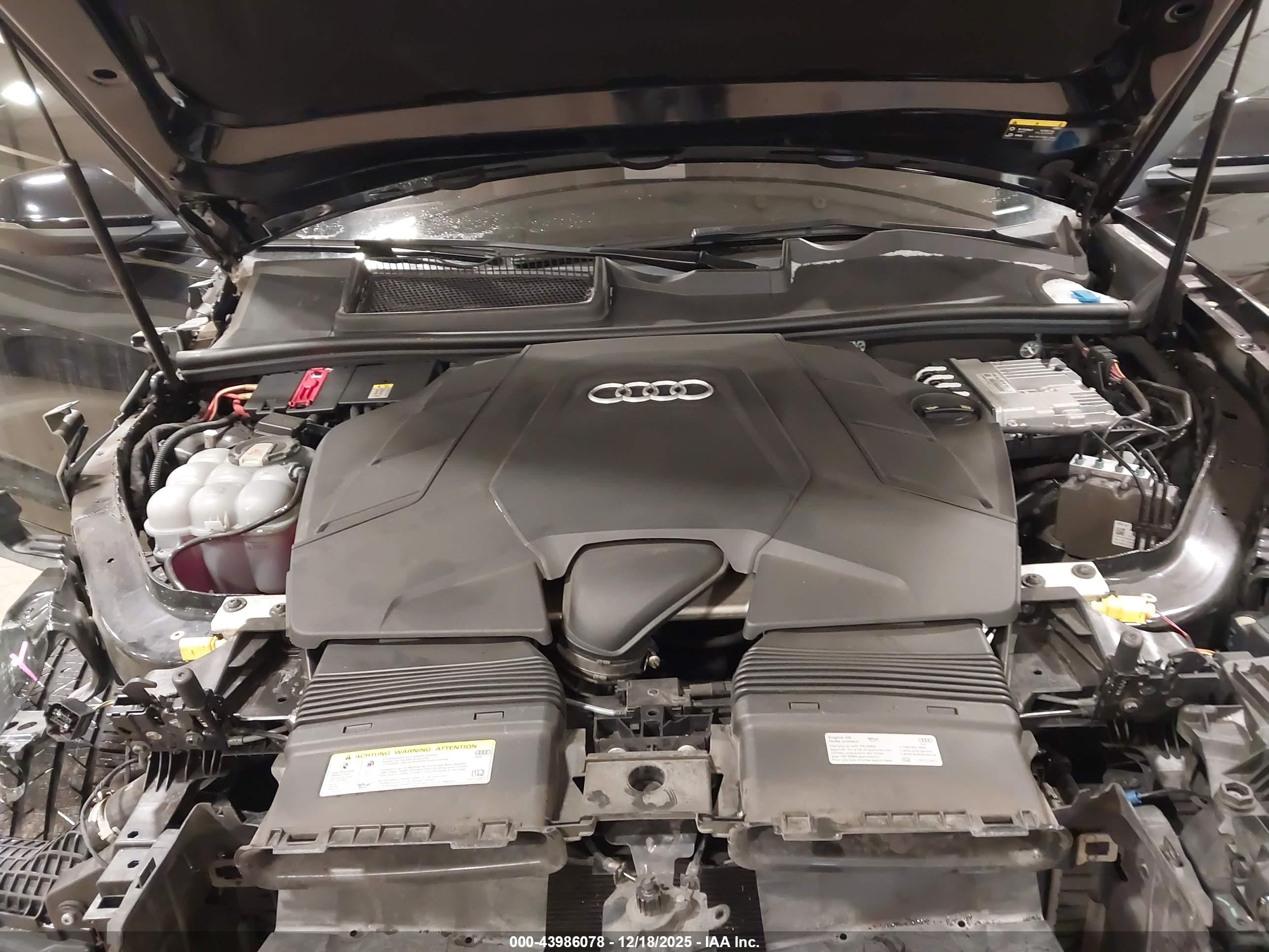AUDI Q8 image 10