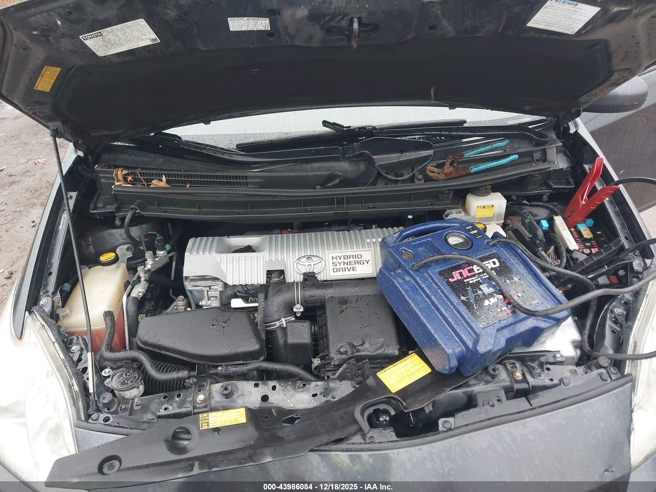 TOYOTA PRIUS image 10