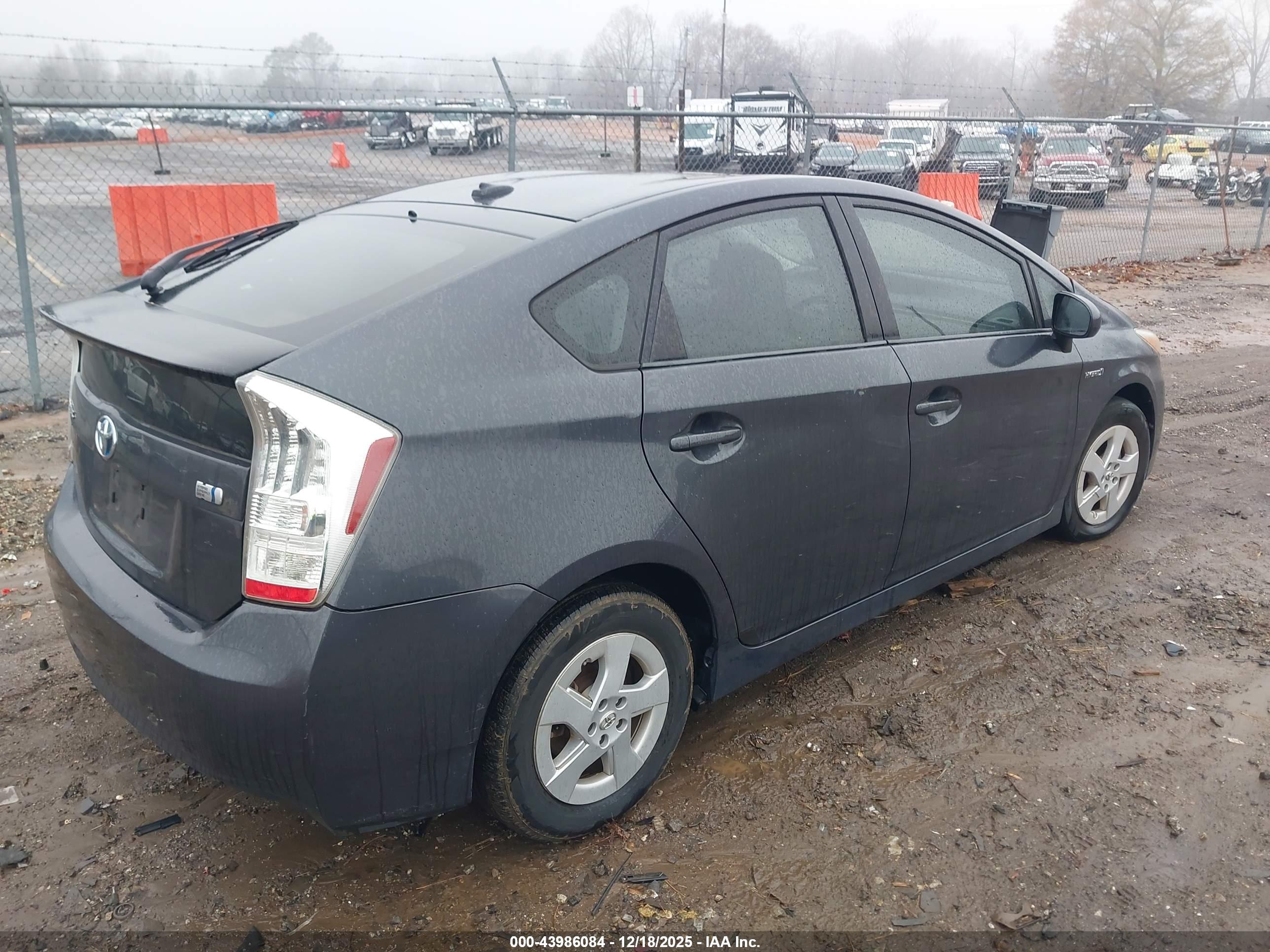 TOYOTA PRIUS image 4