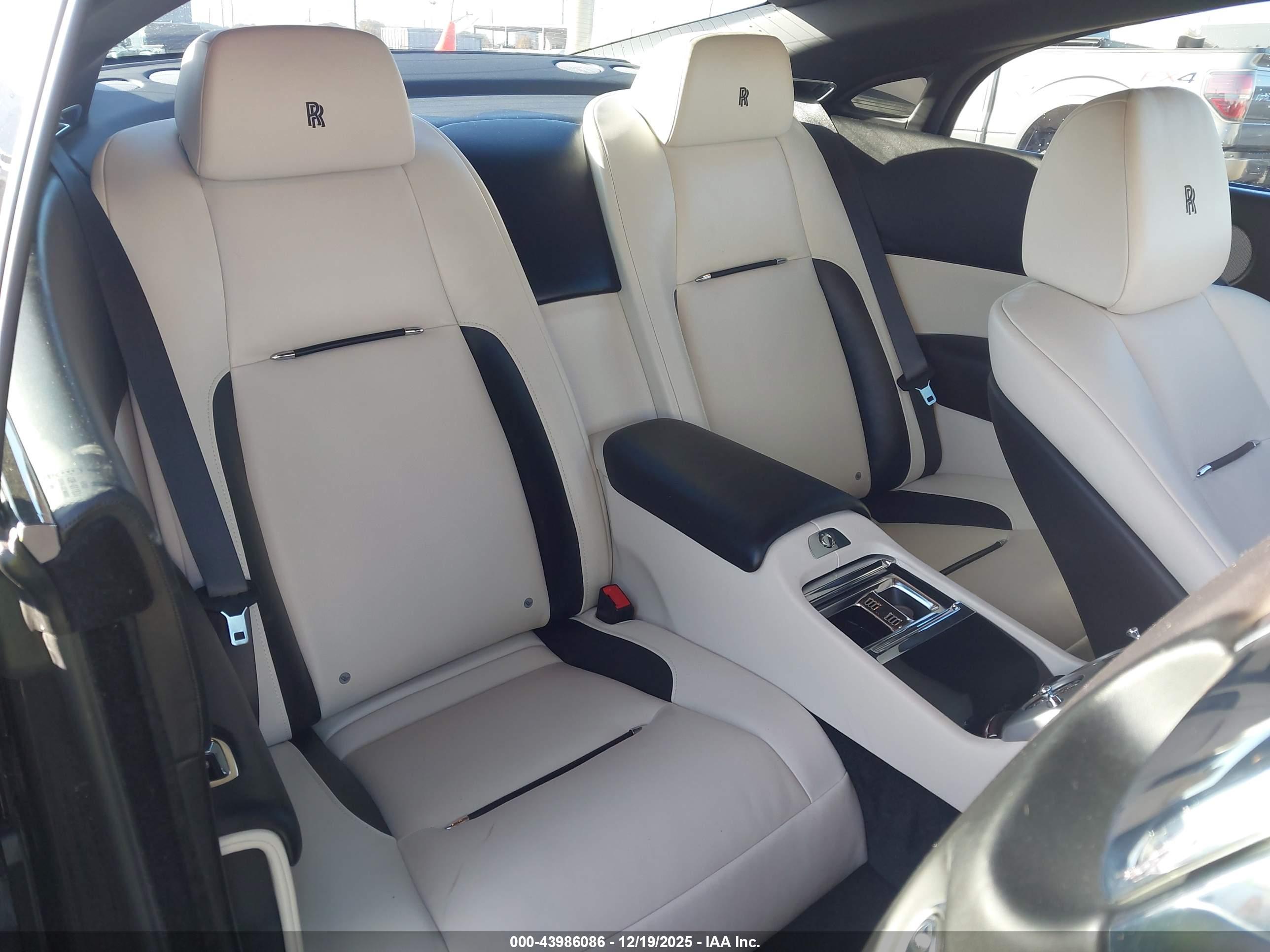 ROLLS-ROYCE WRAITH image 8