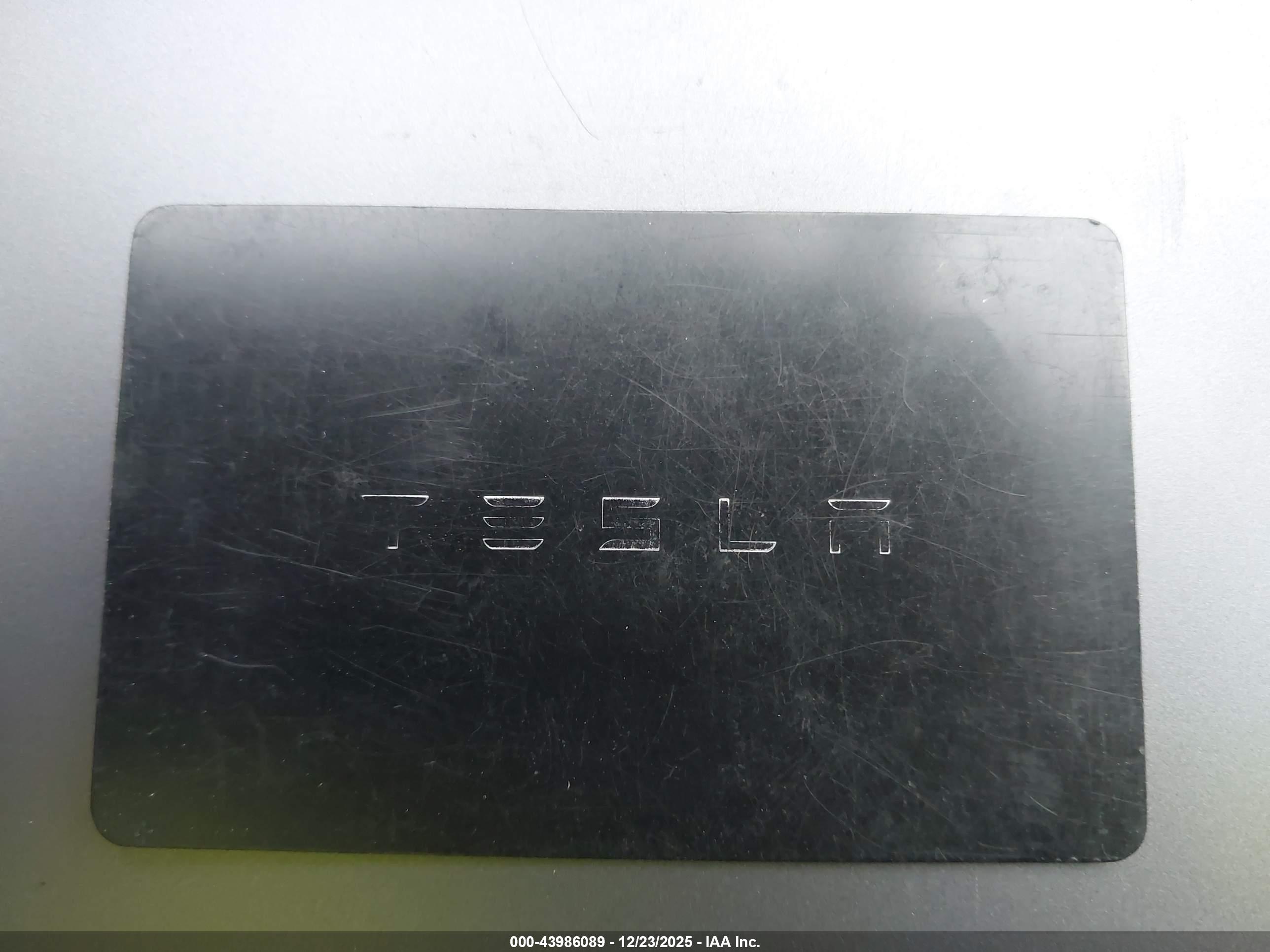 TESLA MODEL image 11