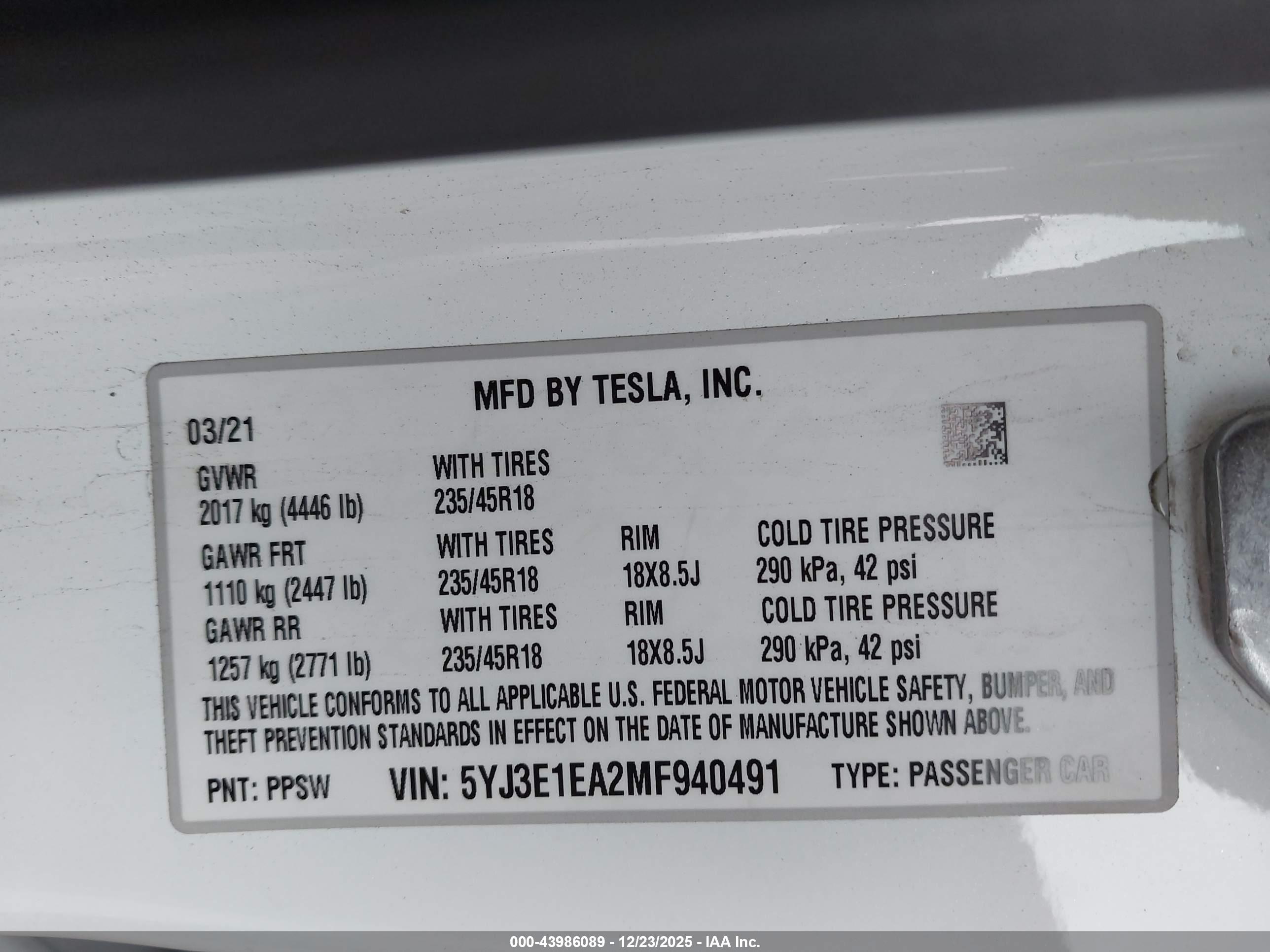 TESLA MODEL image 9