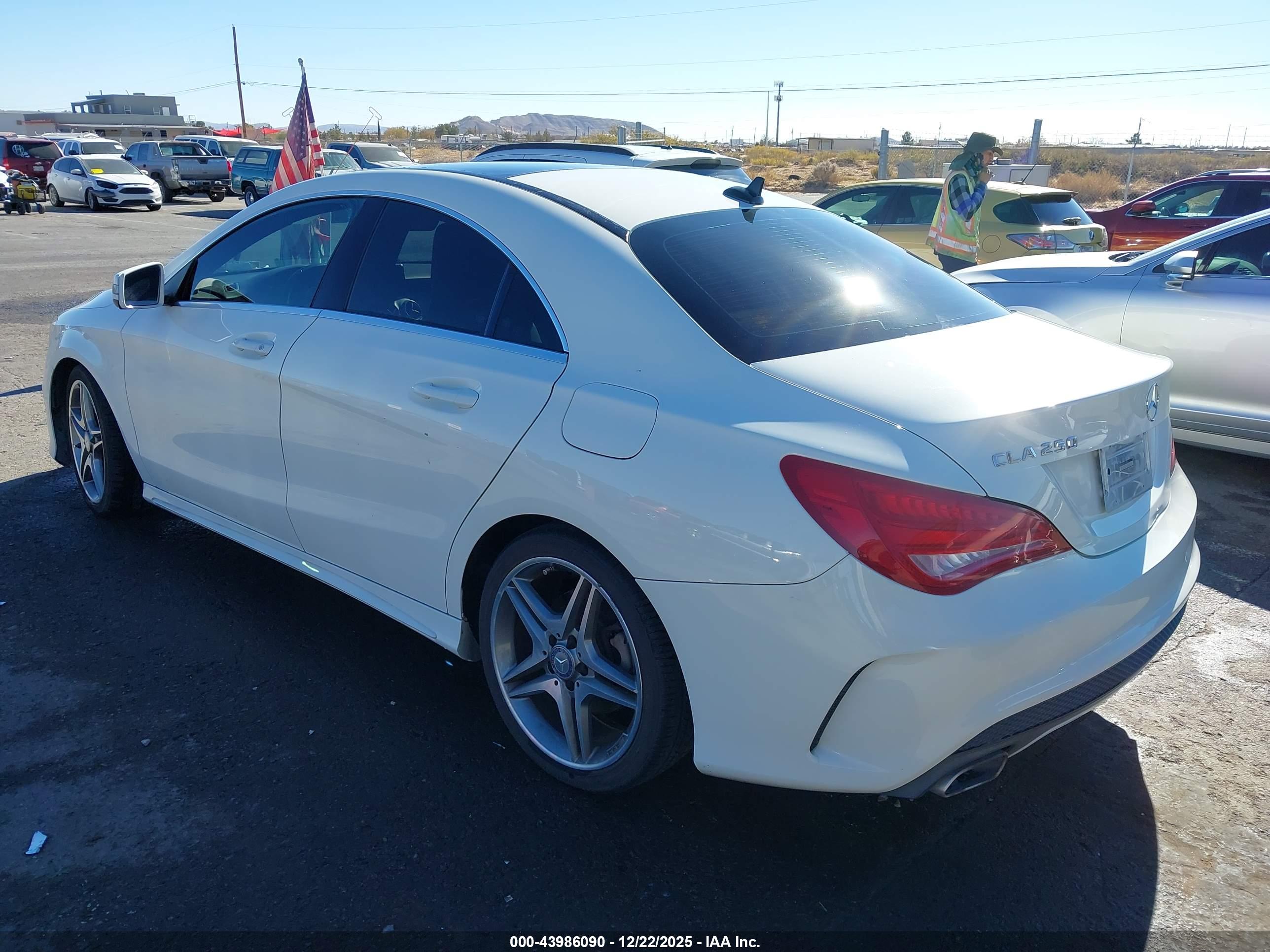 MERCEDES-BENZ CLA image 3