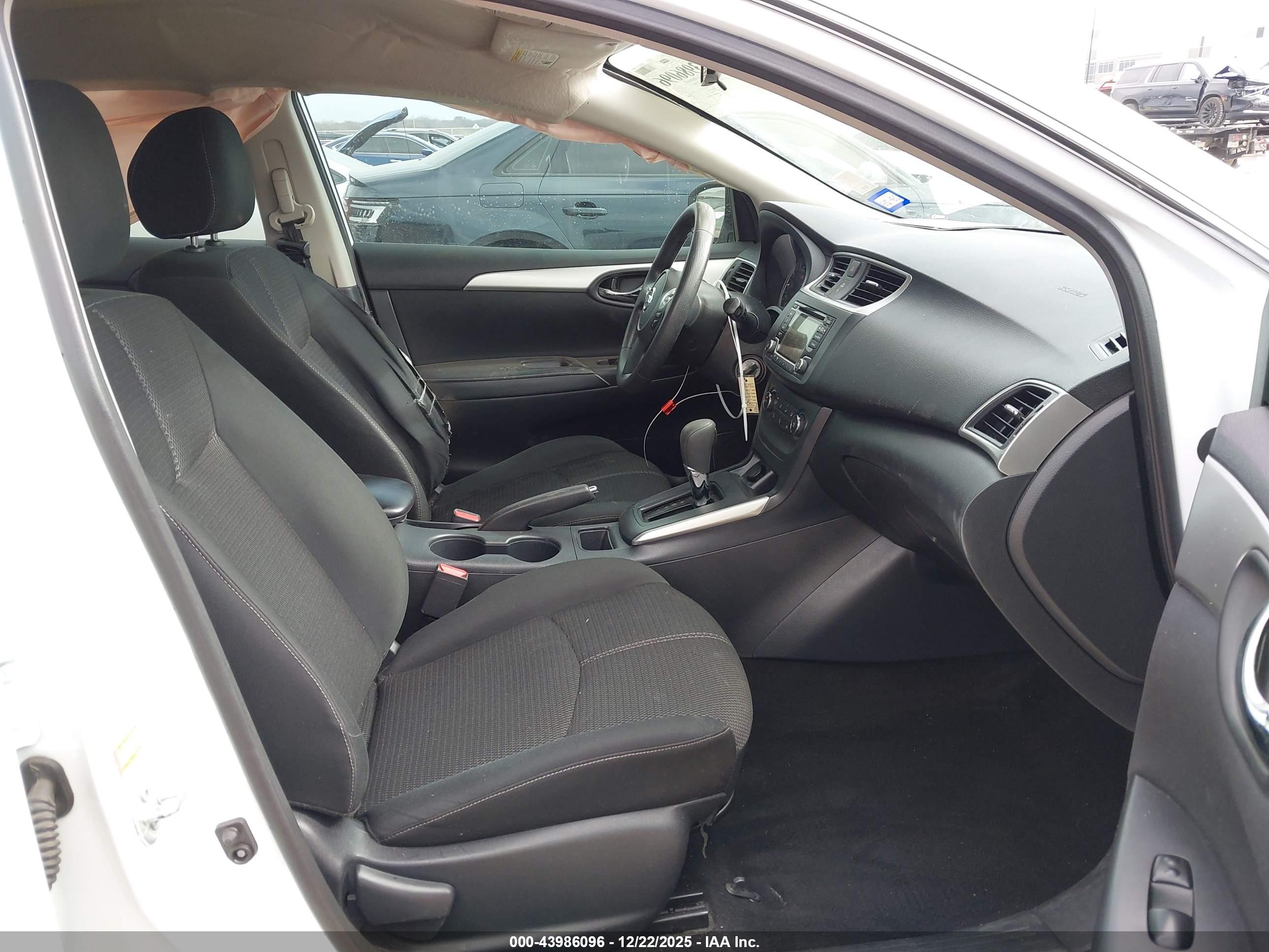 NISSAN SENTRA image 5