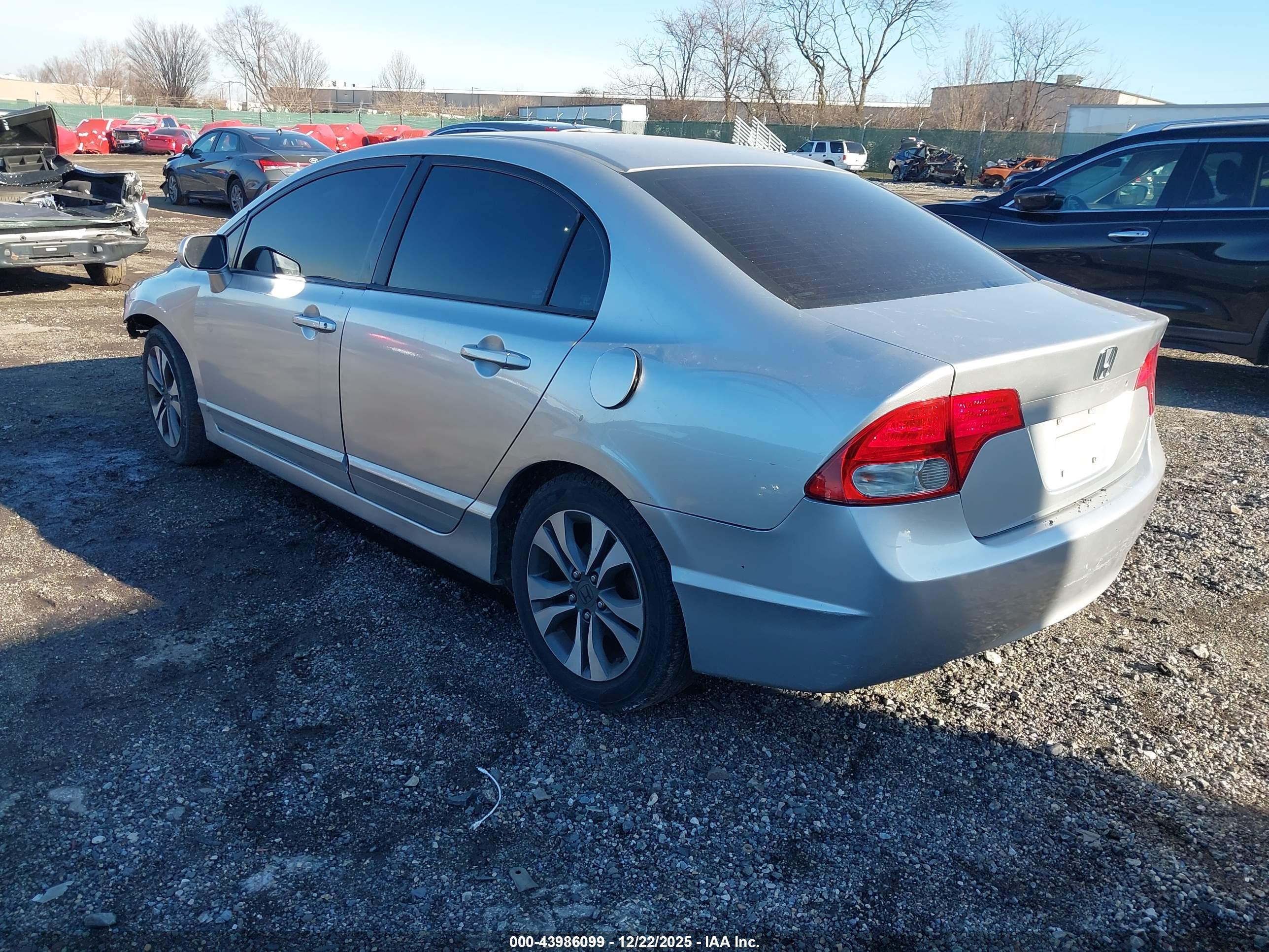 HONDA CIVIC image 3