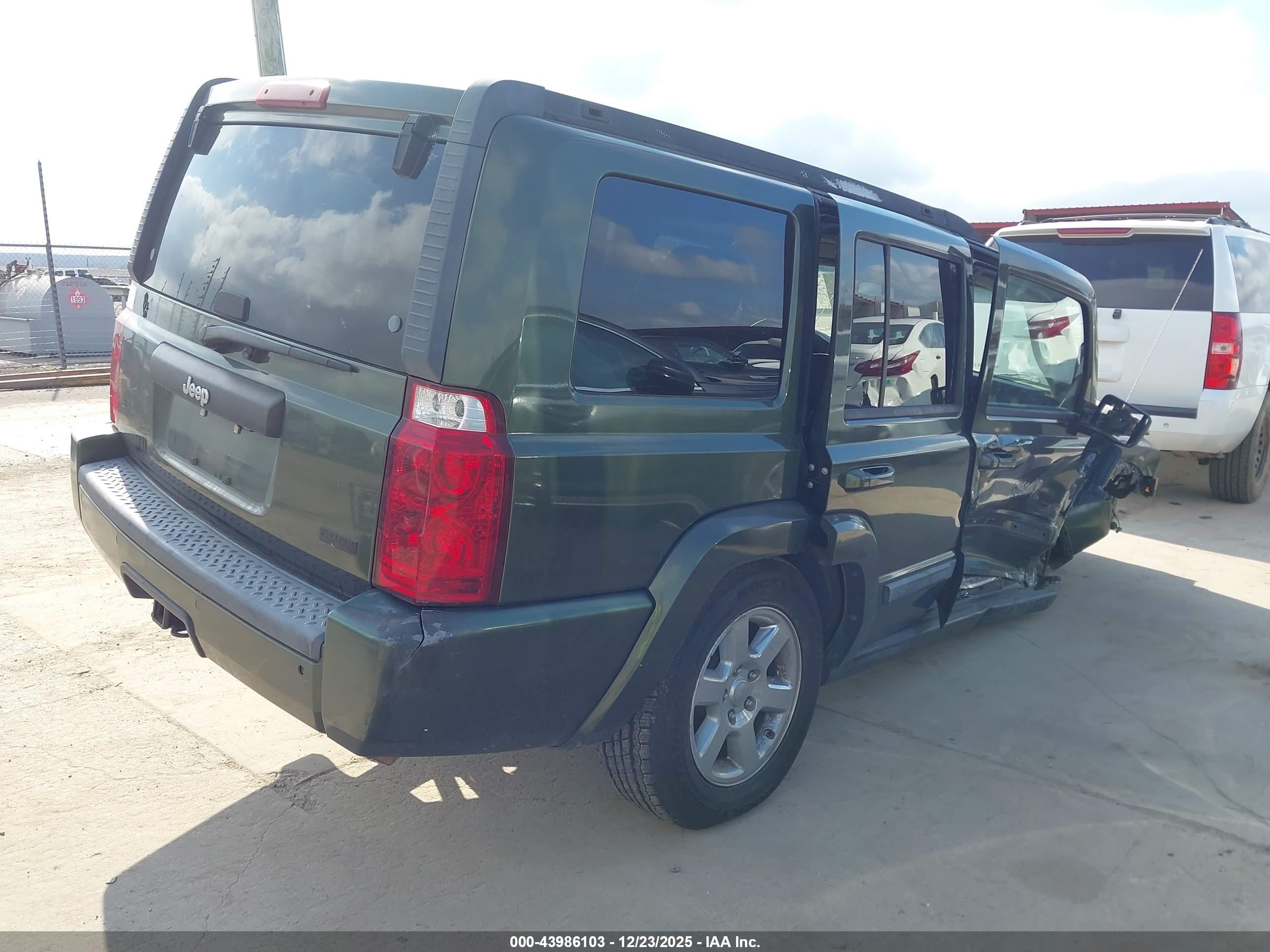 JEEP COMMANDER image 4