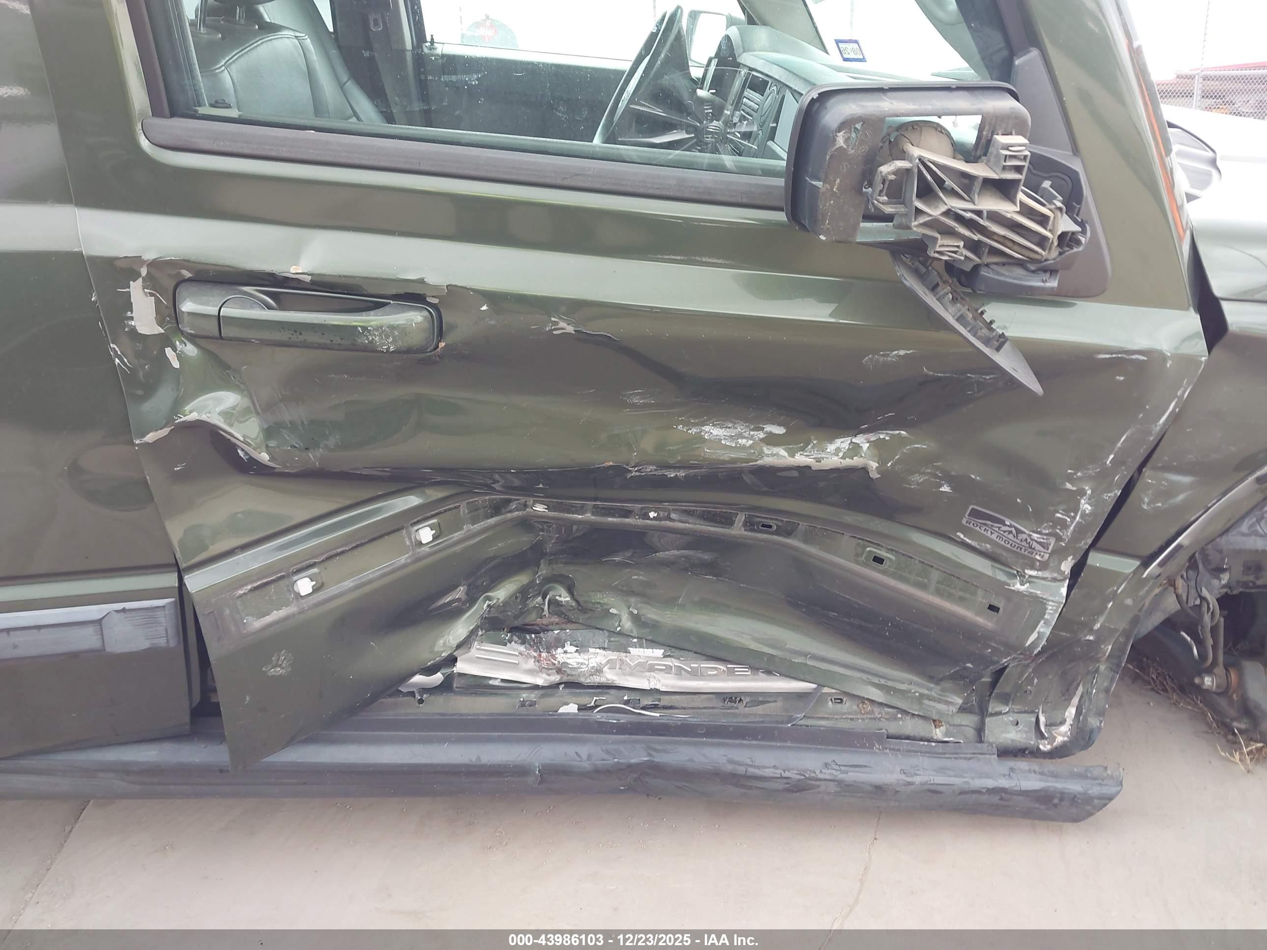 JEEP COMMANDER image 6