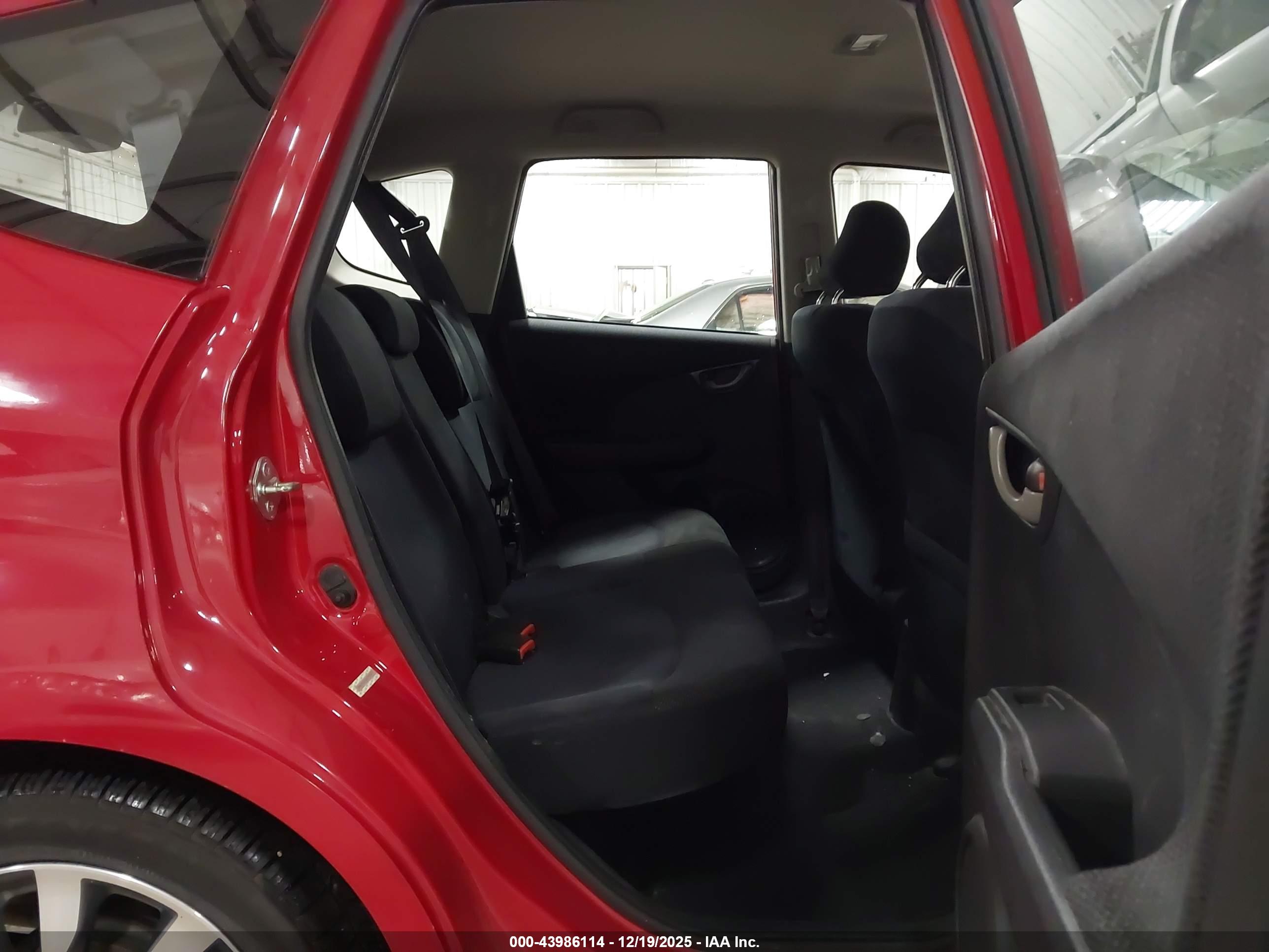 HONDA FIT image 8