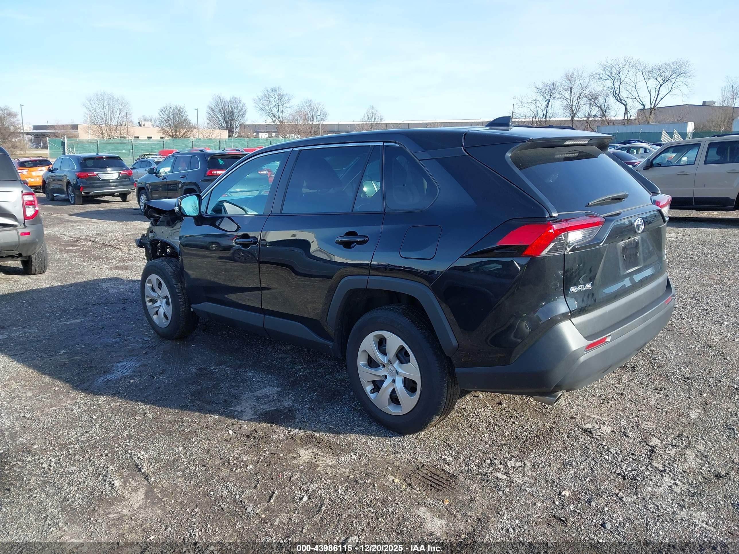 TOYOTA RAV4 image 3
