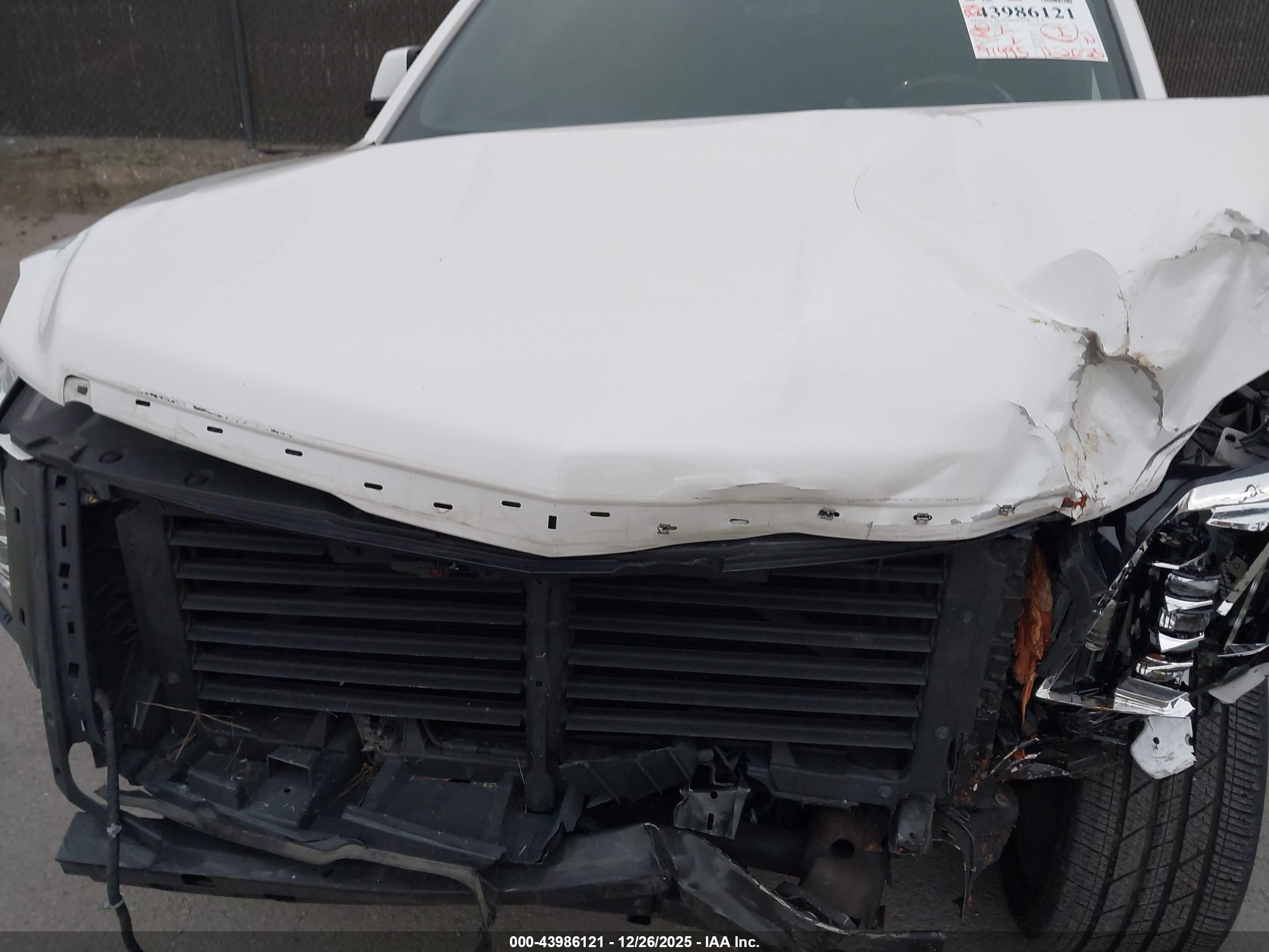 CADILLAC ESCALADE image 10
