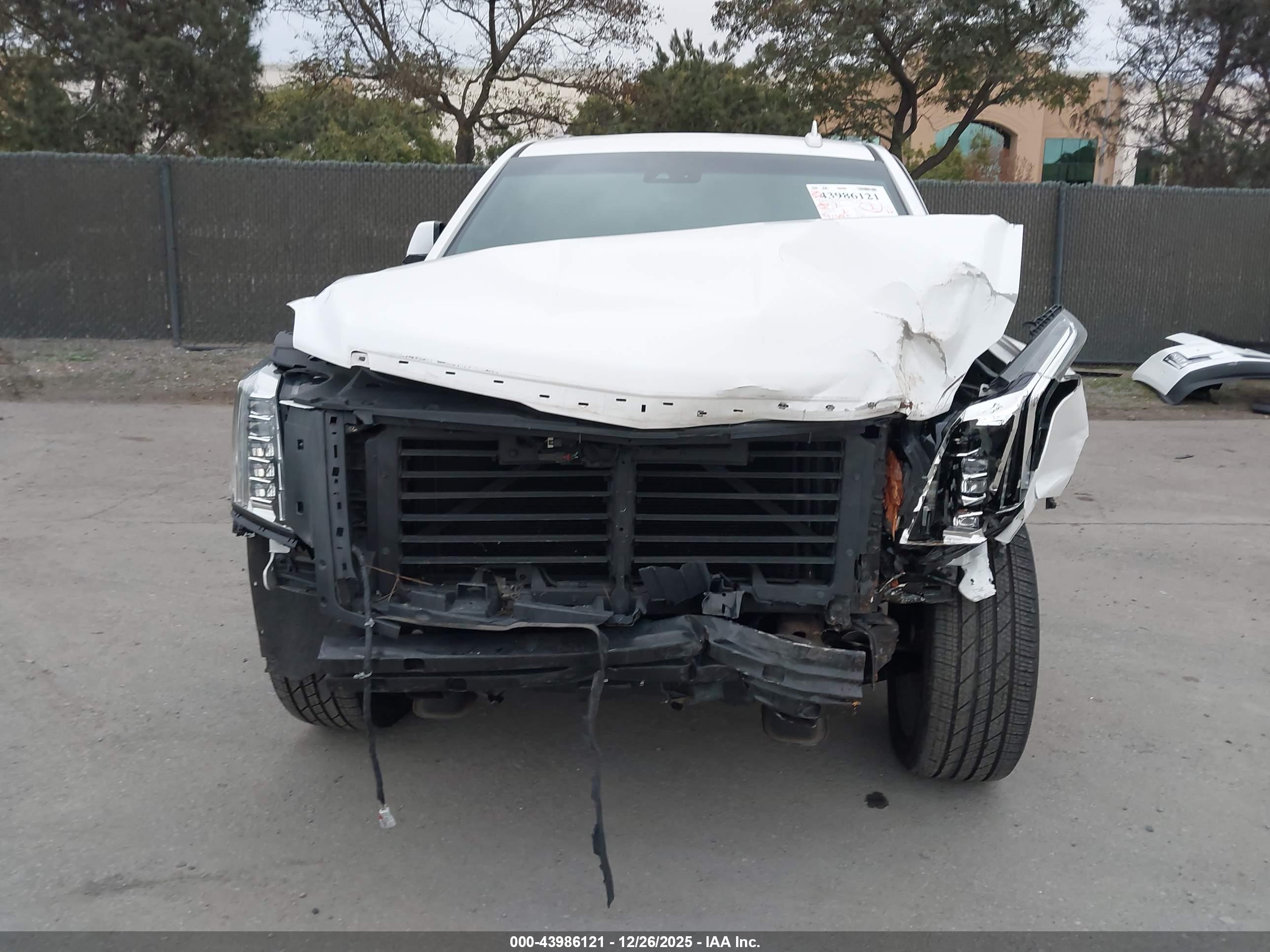 CADILLAC ESCALADE image 6