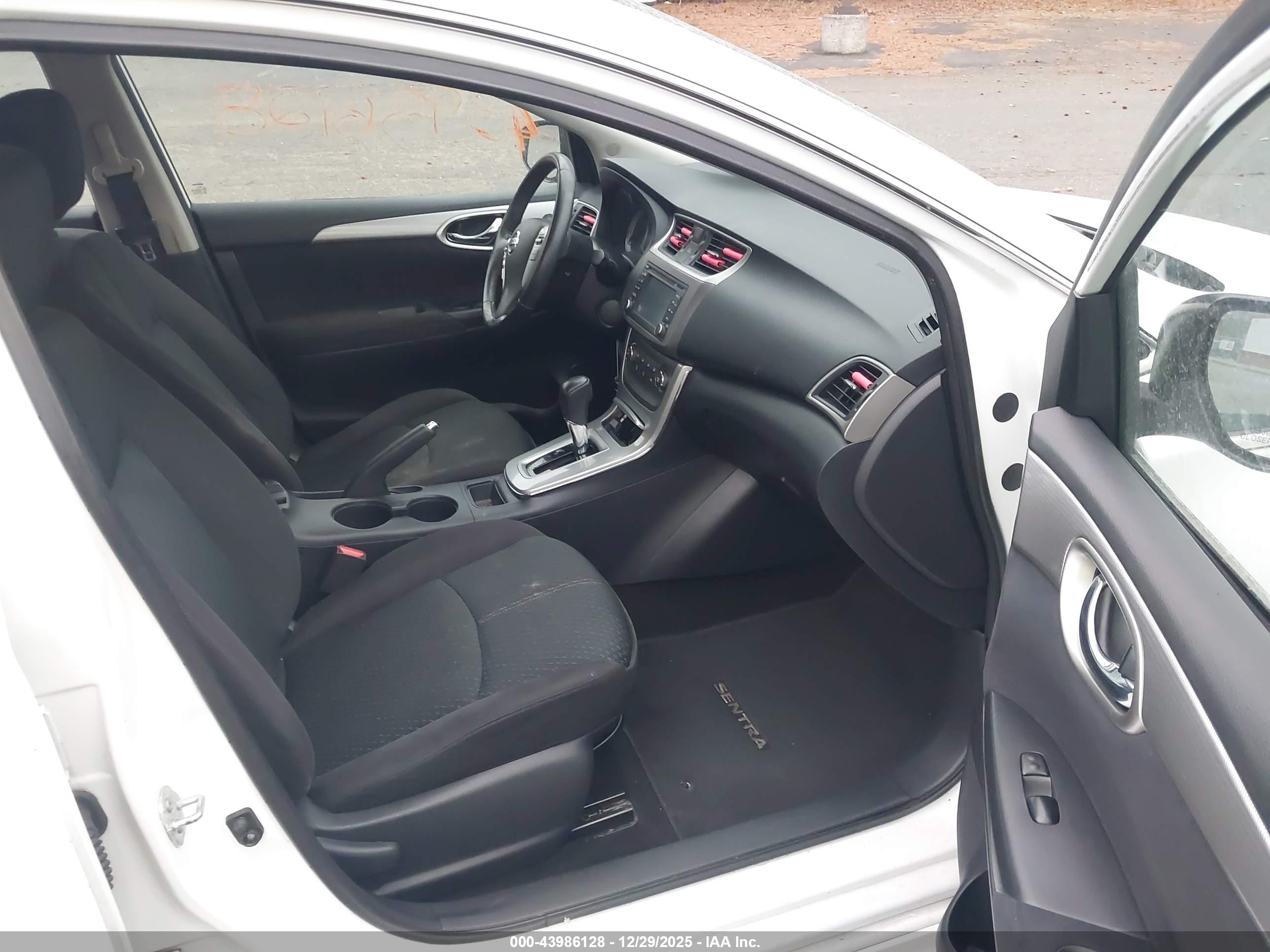NISSAN SENTRA image 5