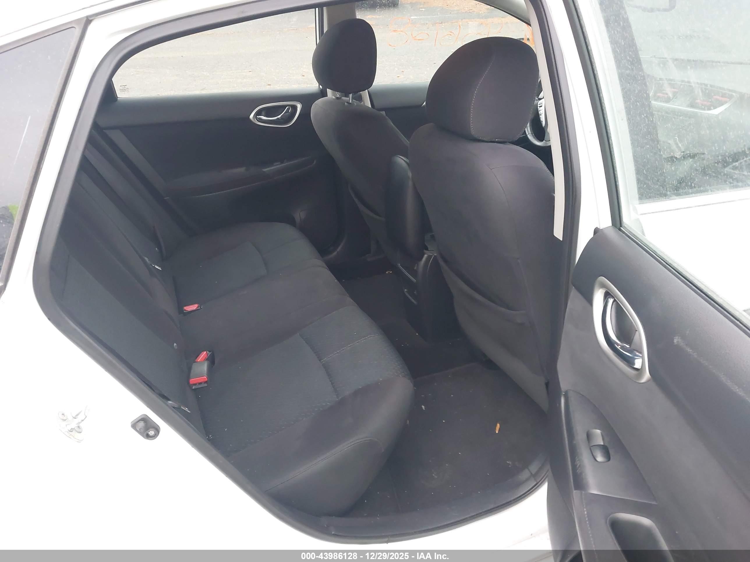 NISSAN SENTRA image 8