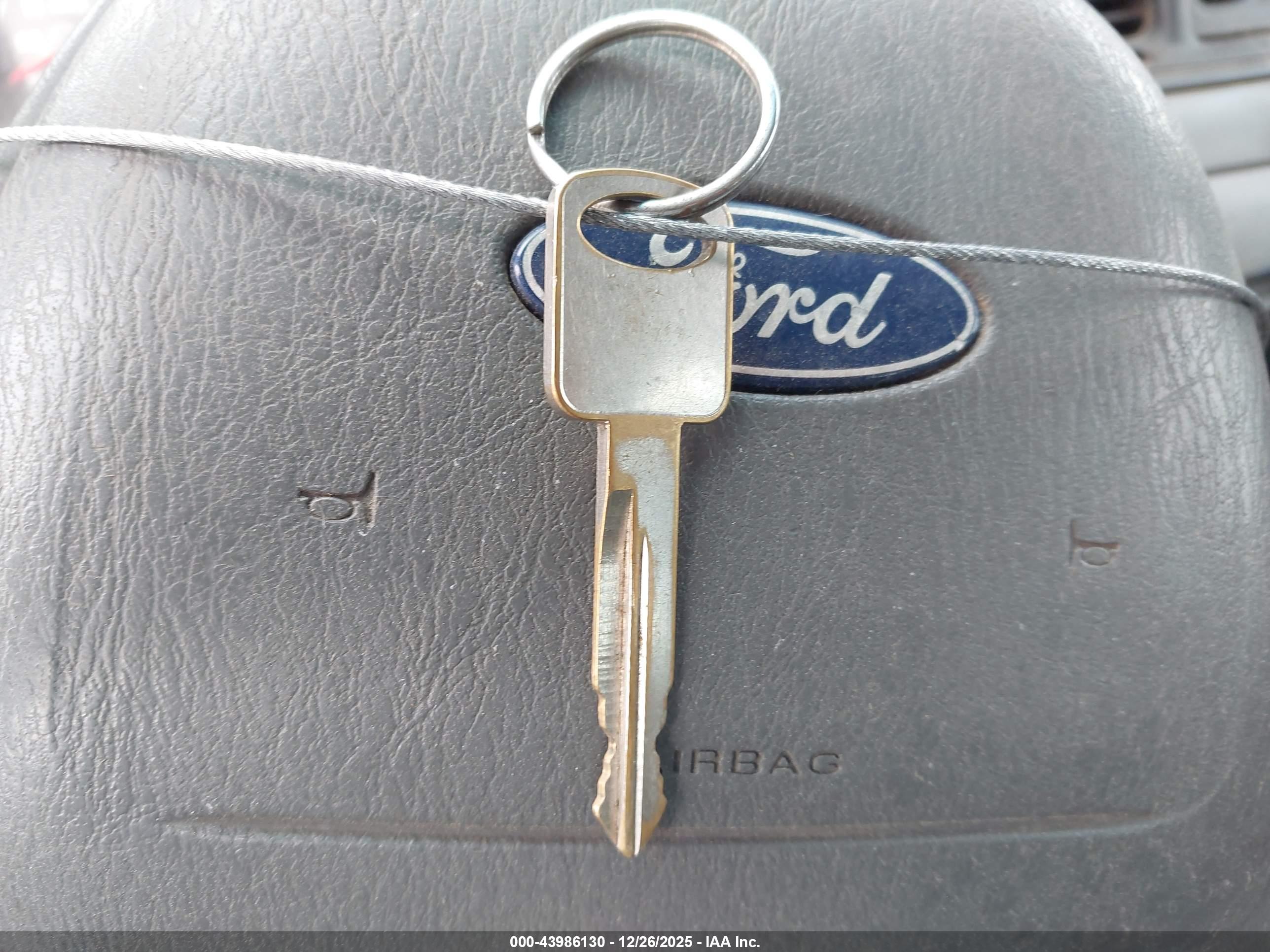 FORD CROWN image 11
