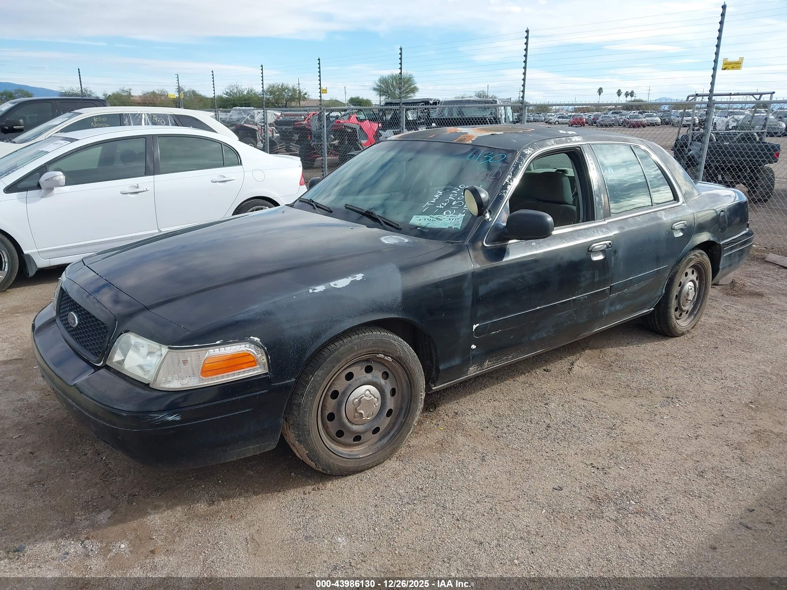 FORD CROWN image 2