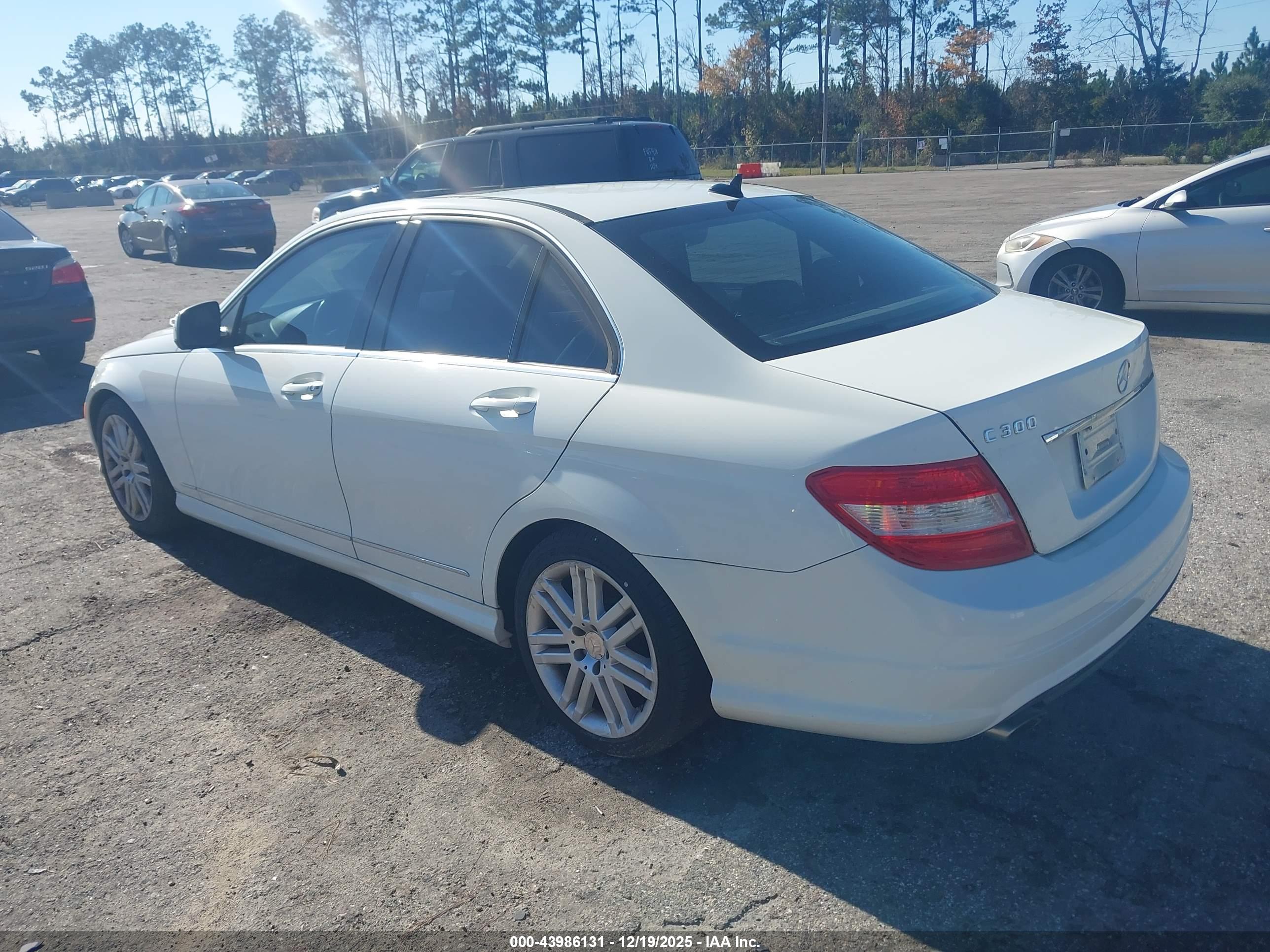 MERCEDES-BENZ C image 3