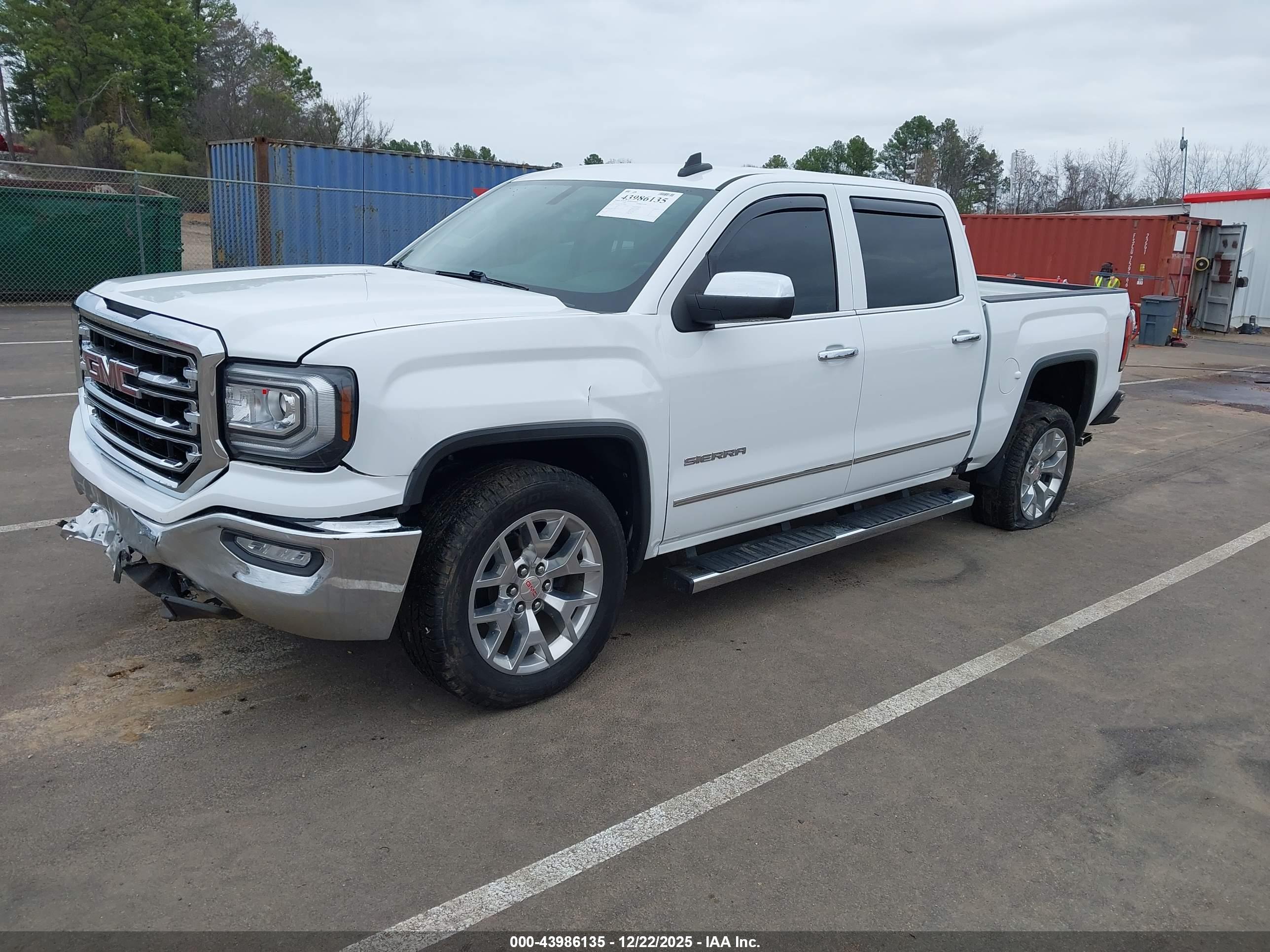 GMC SIERRA image 2