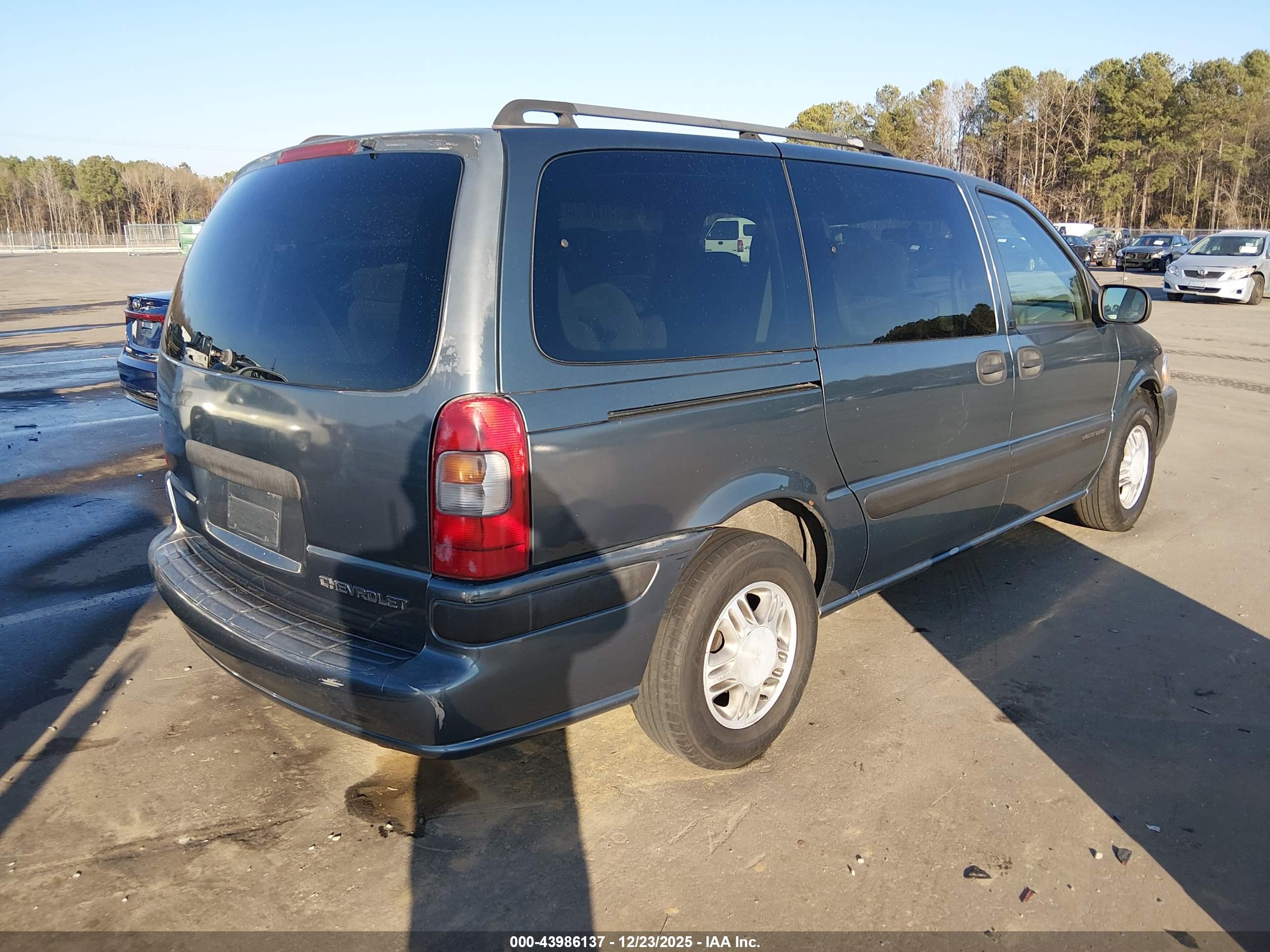 CHEVROLET VENTURE image 4