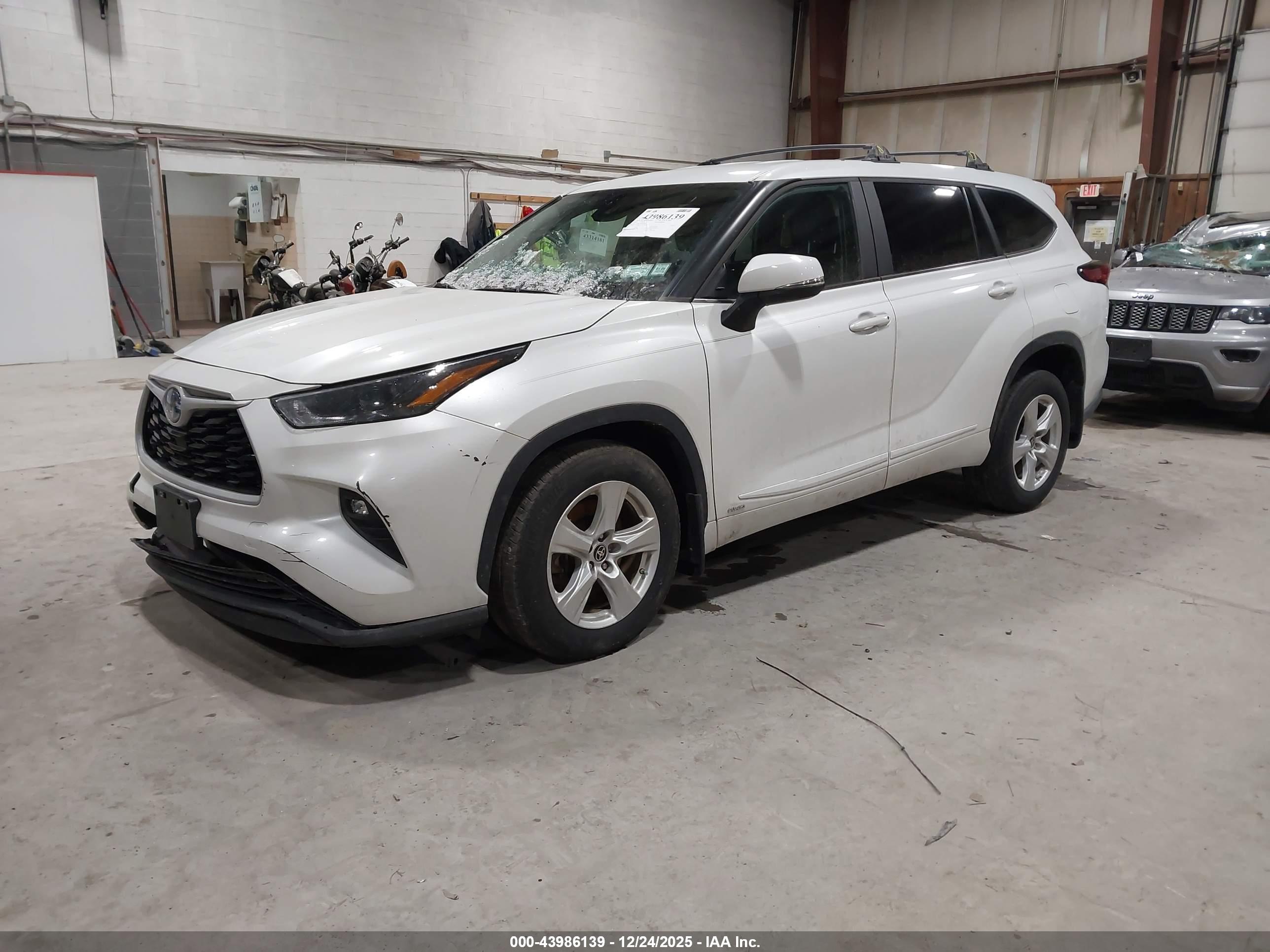 TOYOTA HIGHLANDER image 2