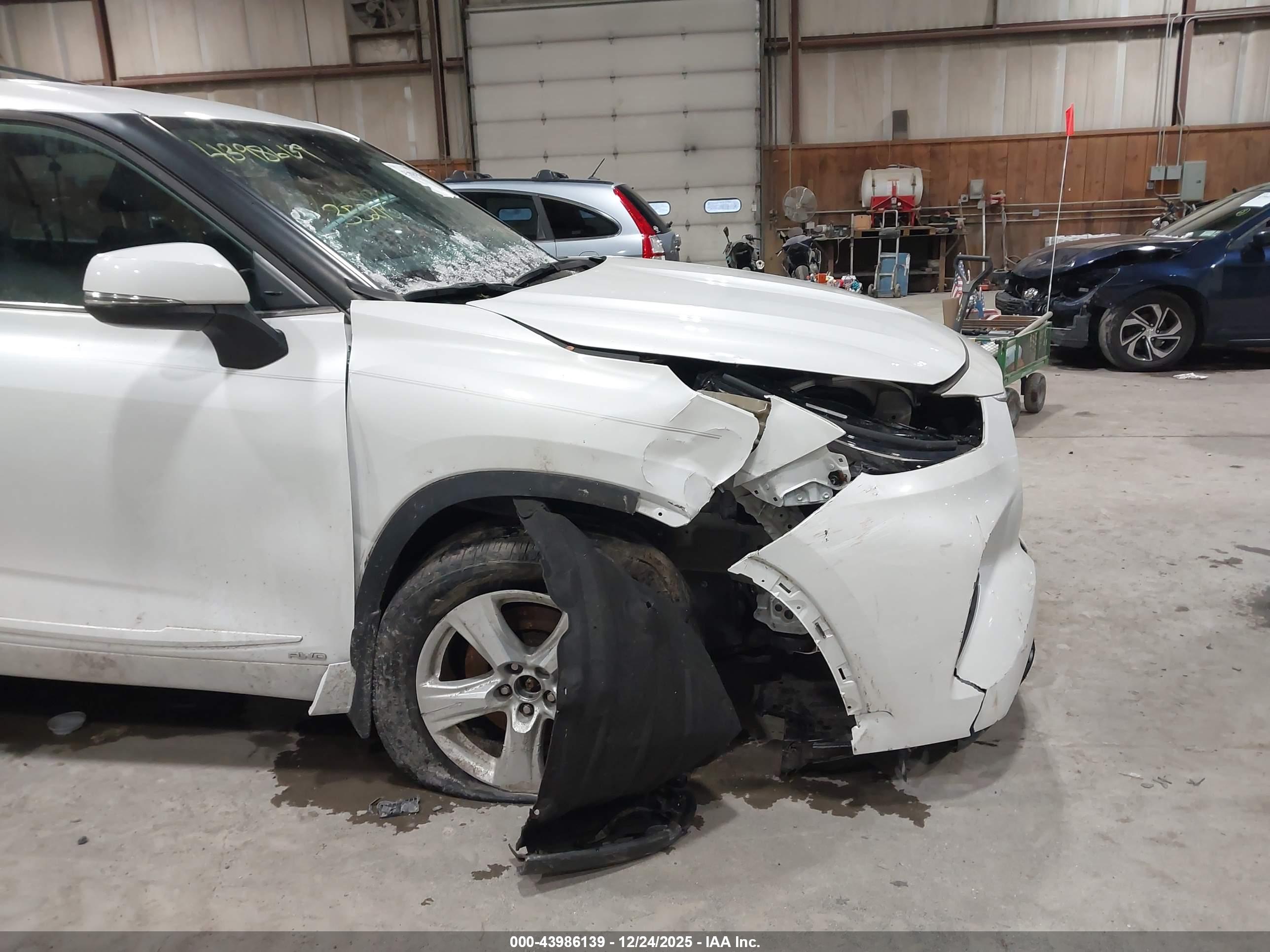 TOYOTA HIGHLANDER image 6