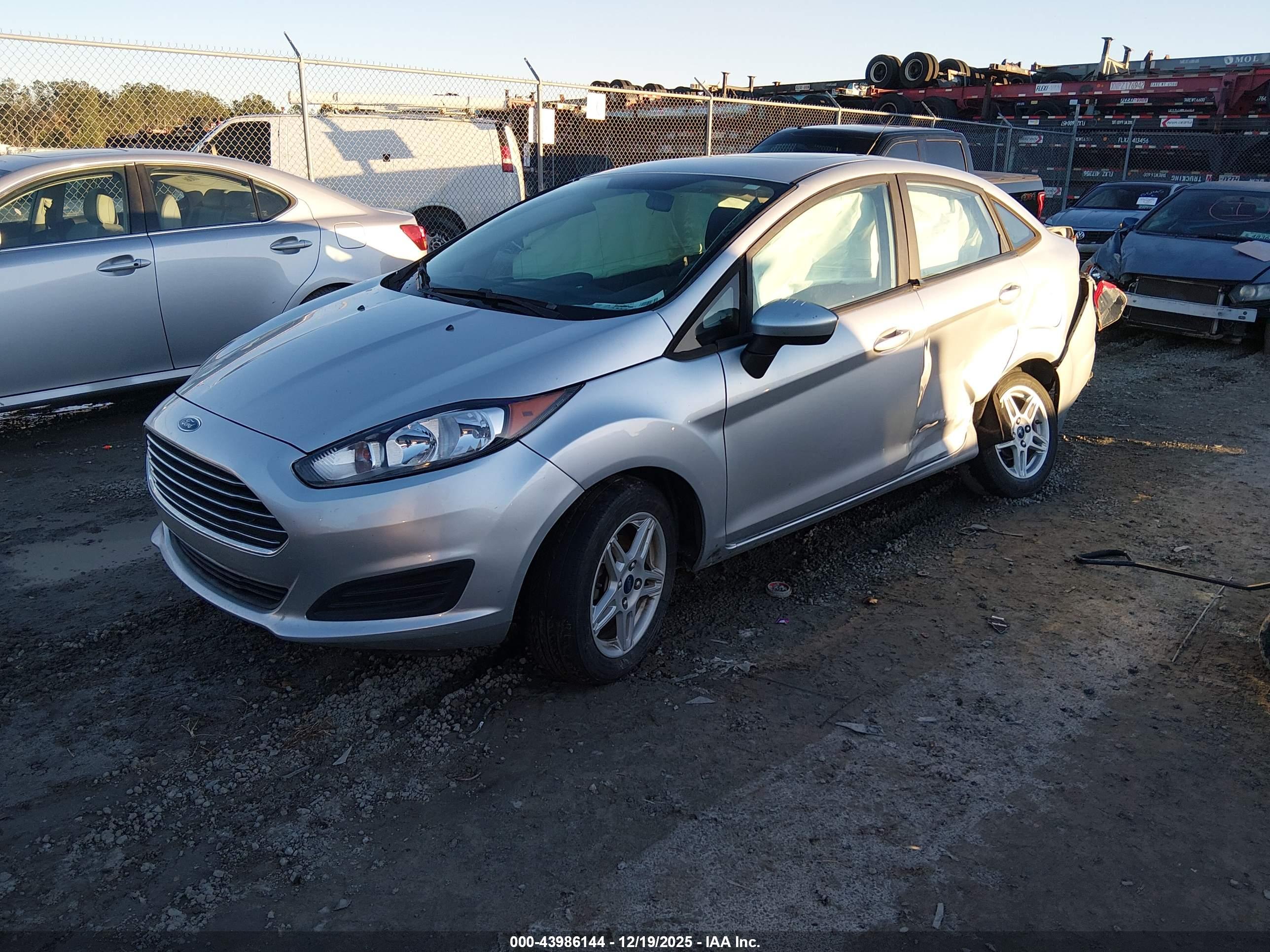 FORD FIESTA image 2