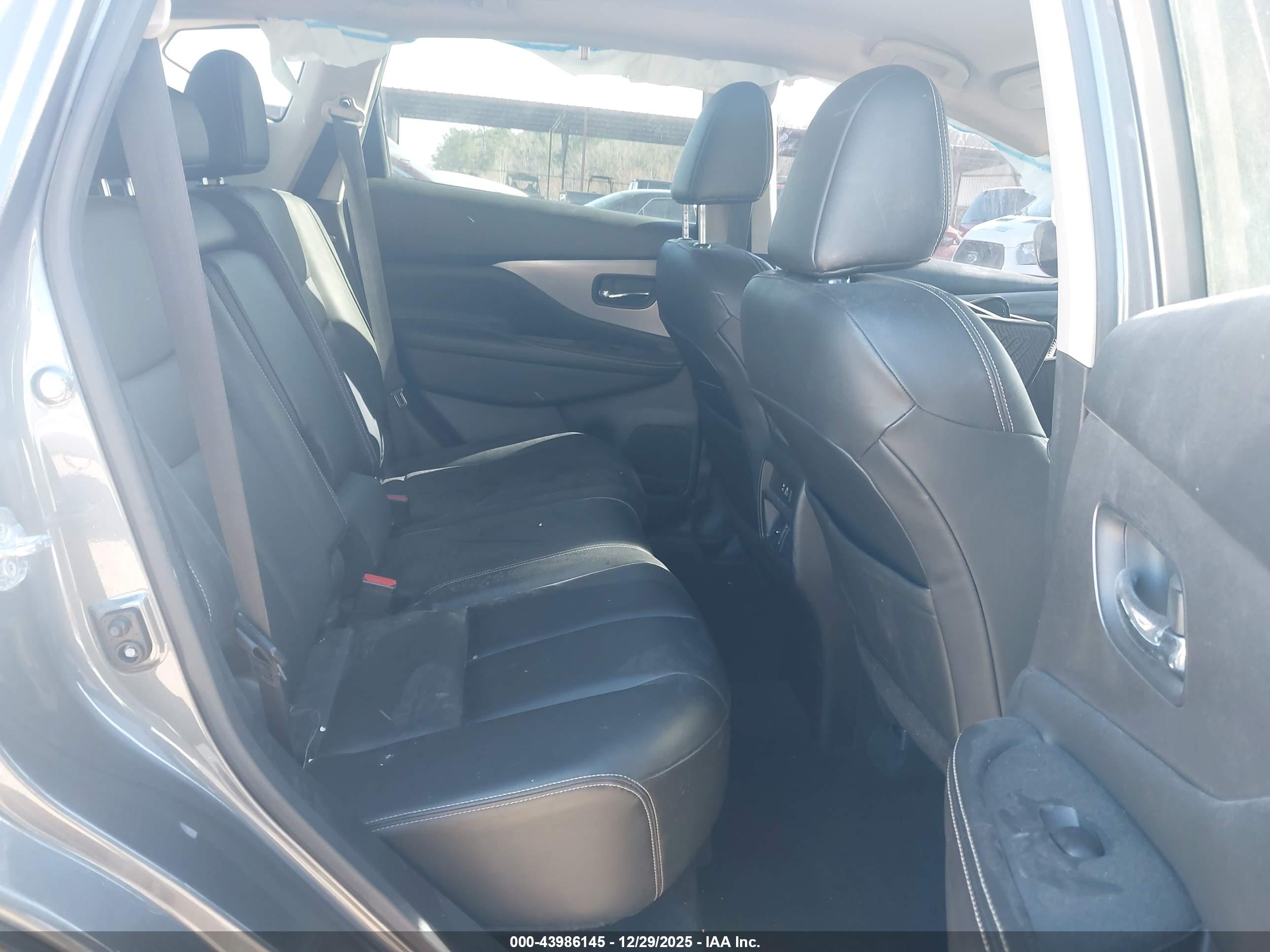 NISSAN MURANO image 8