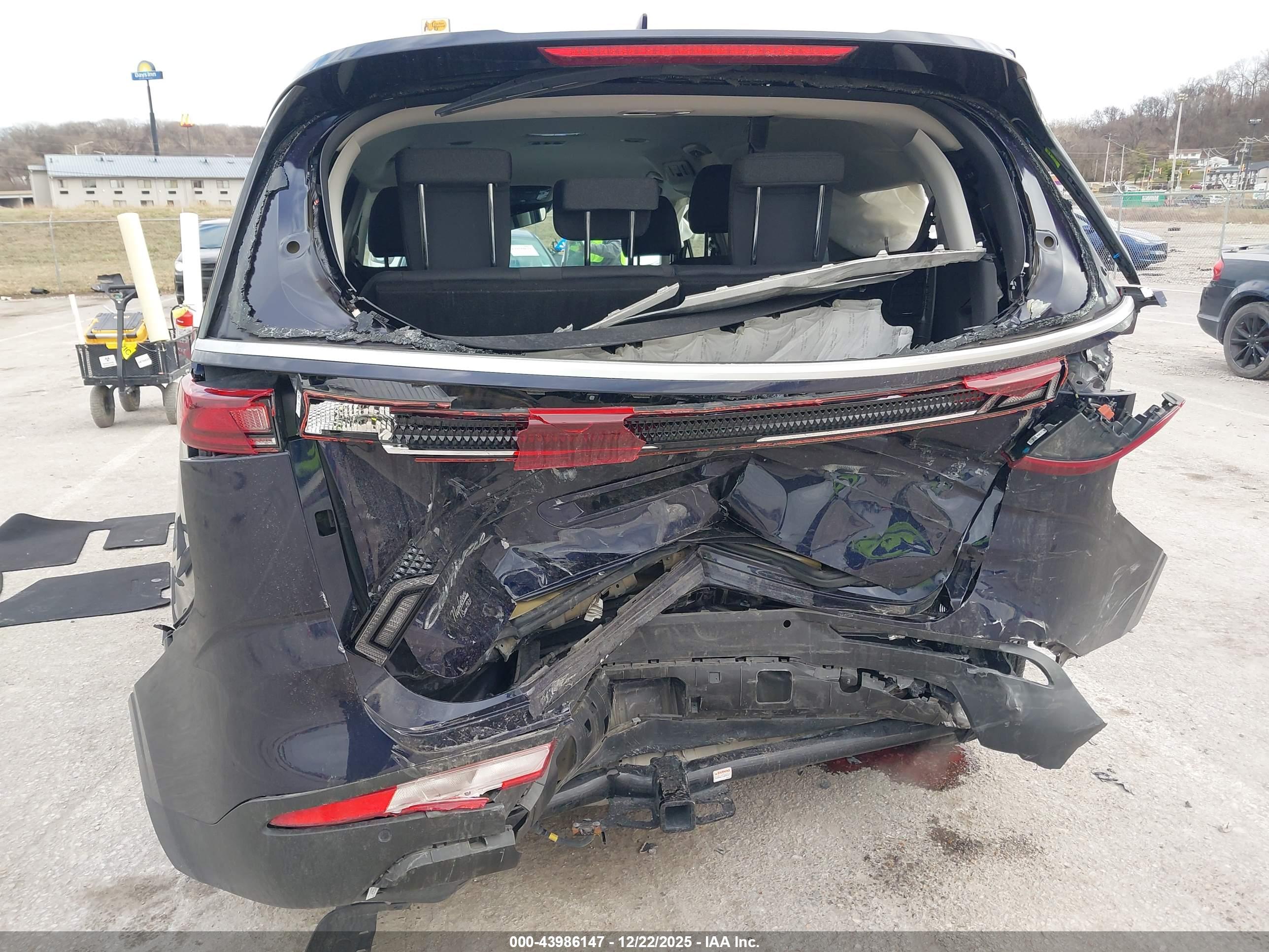 KIA CARNIVAL image 6