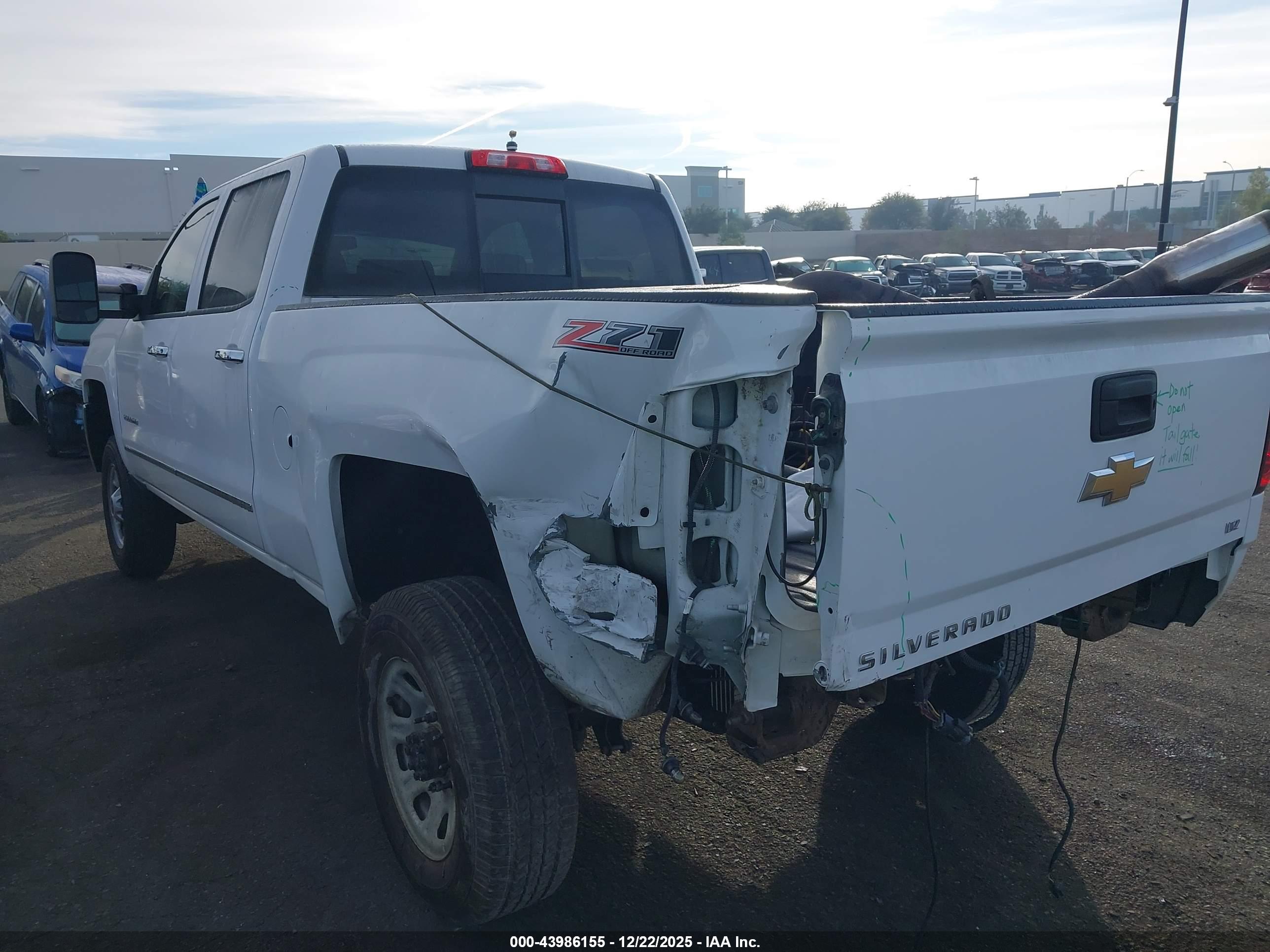 CHEVROLET SILVERADO image 3
