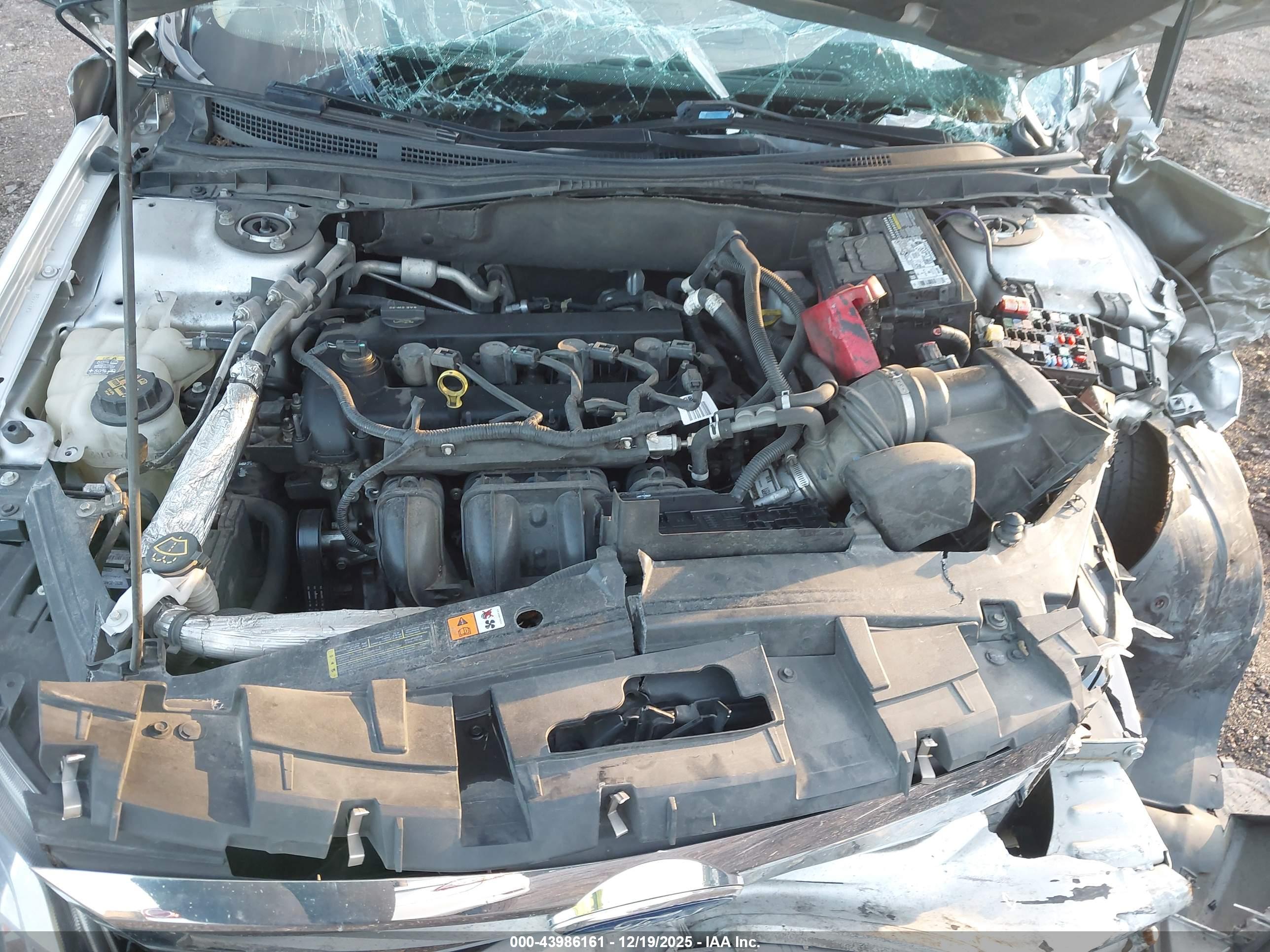 FORD FUSION image 10