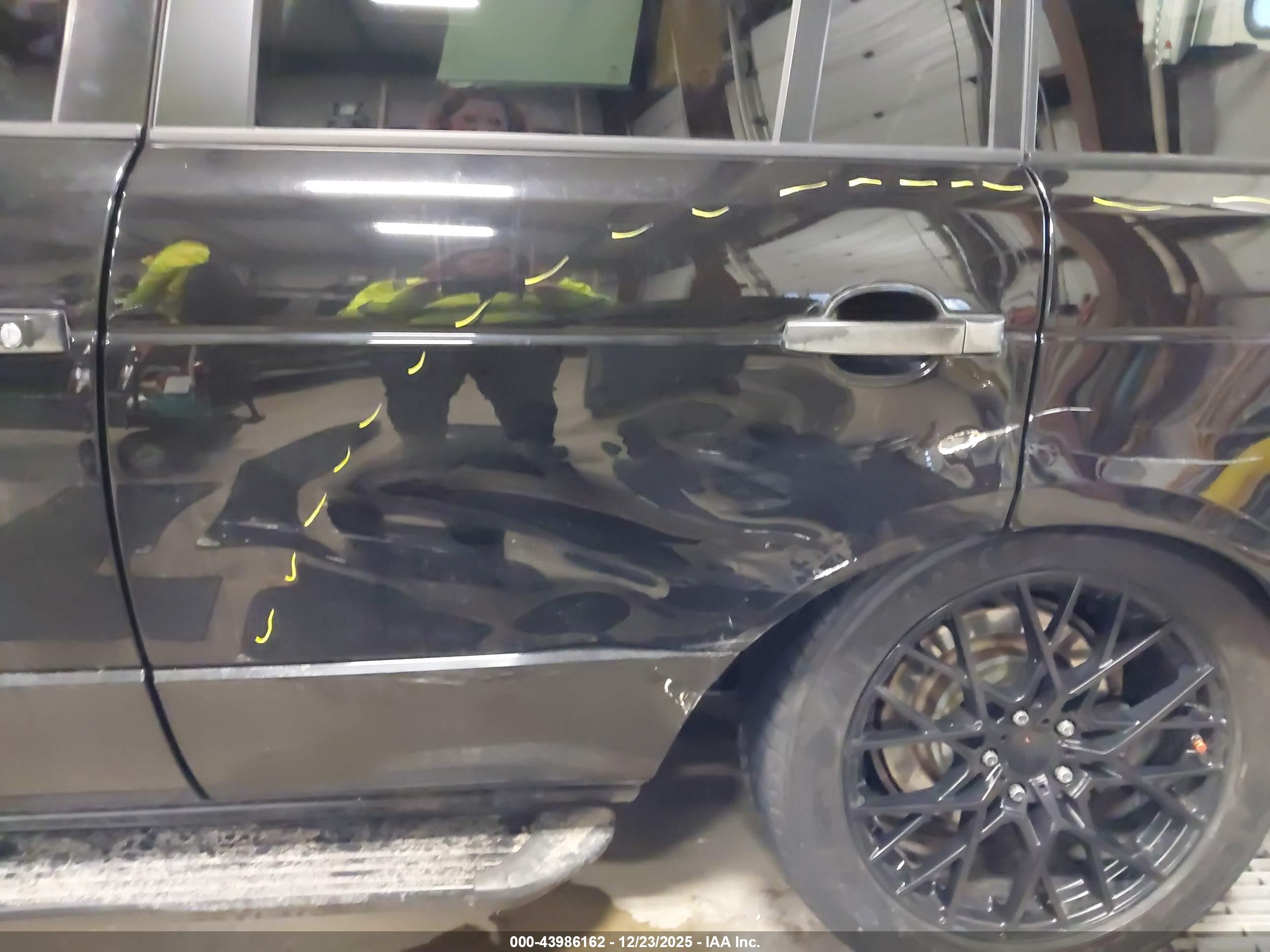 LAND ROVER image 6