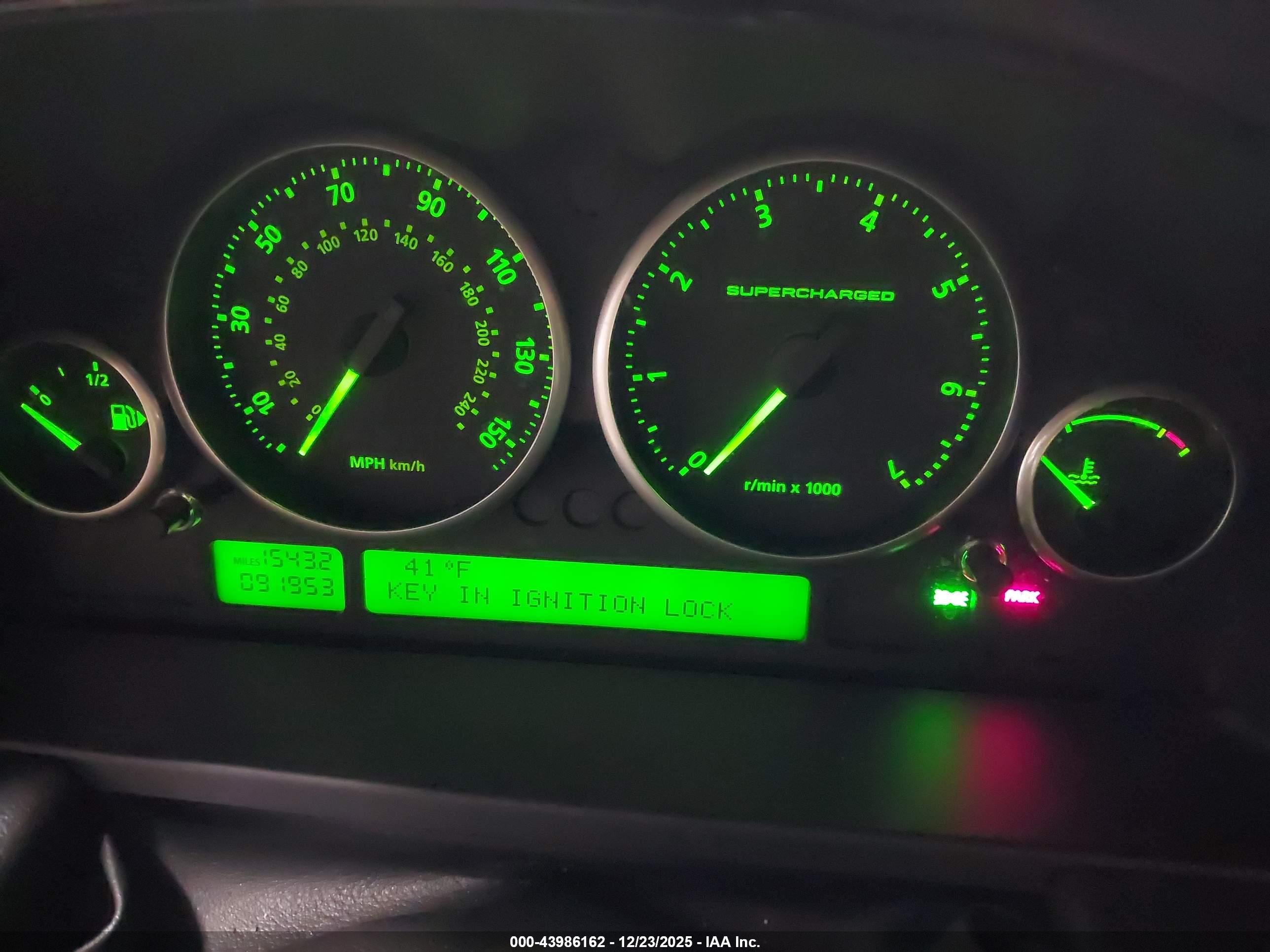 LAND ROVER image 7
