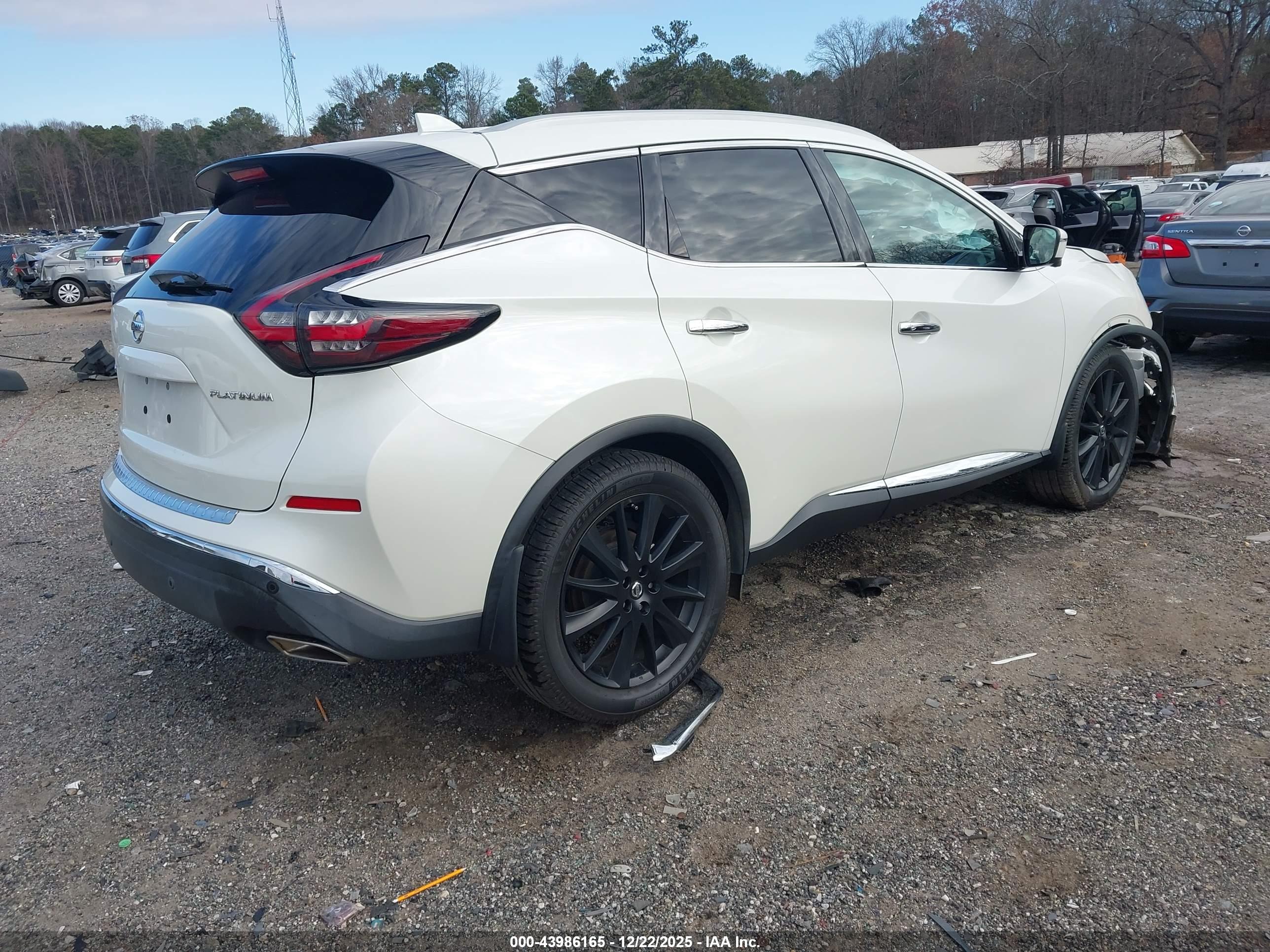 NISSAN MURANO image 4