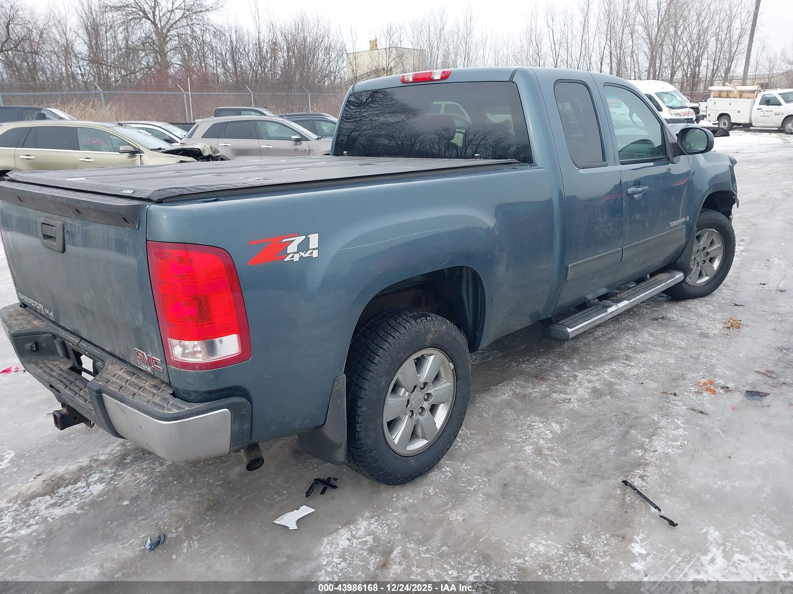 GMC SIERRA image 4