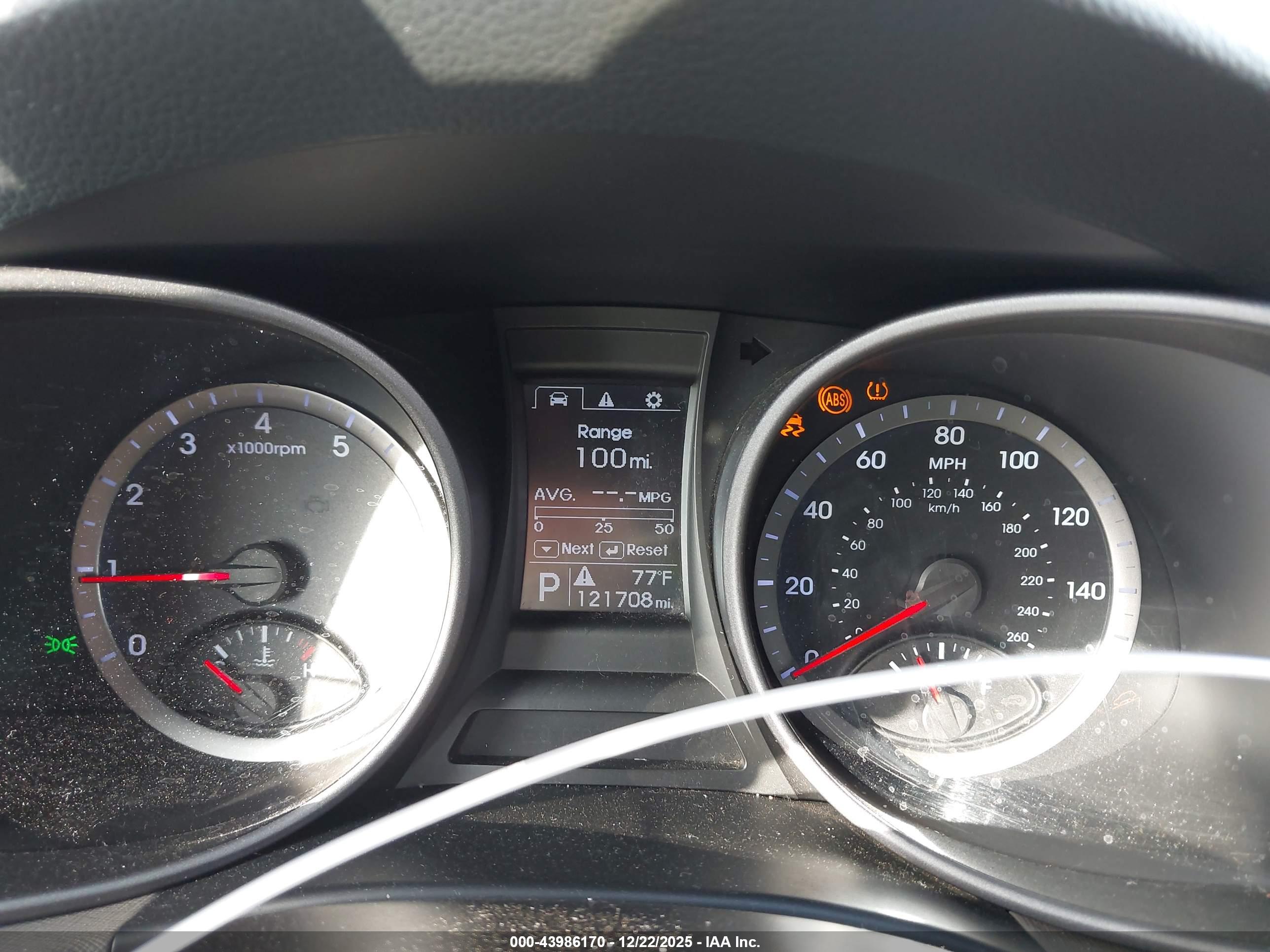 HYUNDAI SANTA image 7