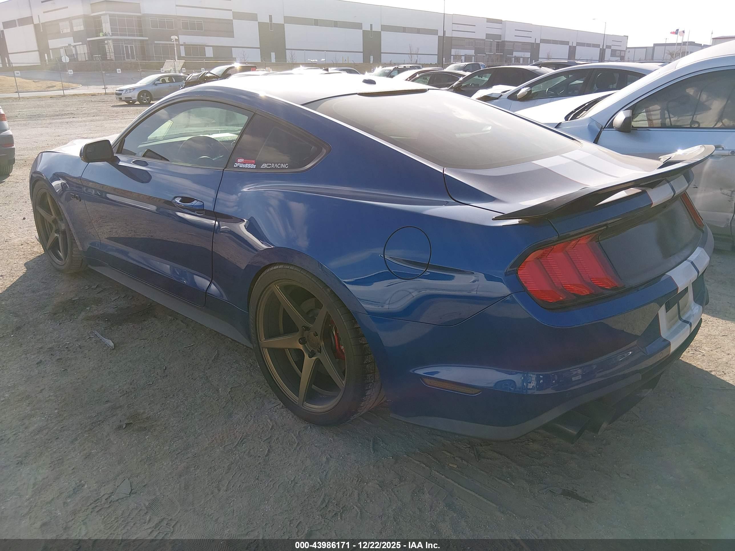 FORD MUSTANG image 3