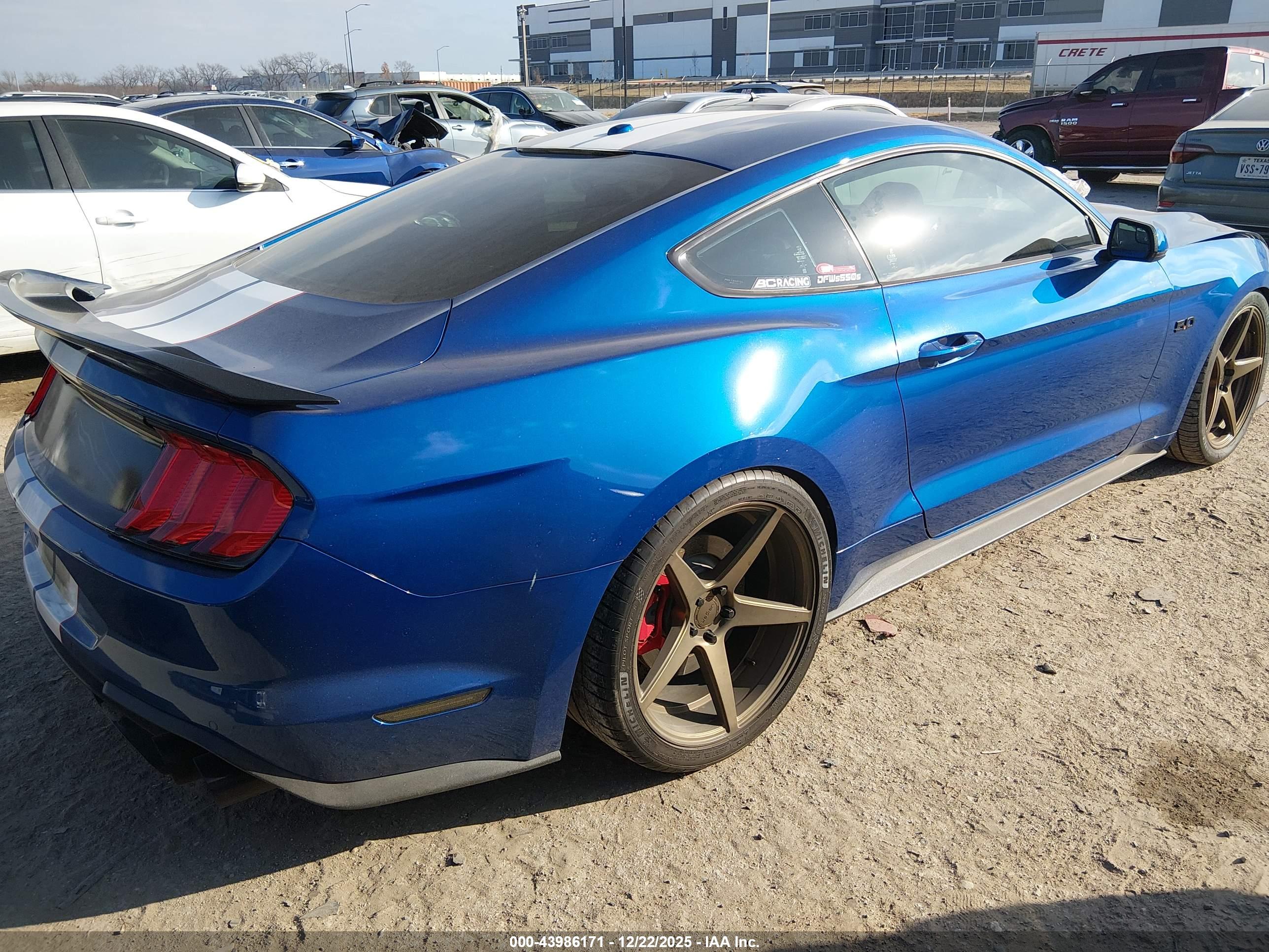 FORD MUSTANG image 4
