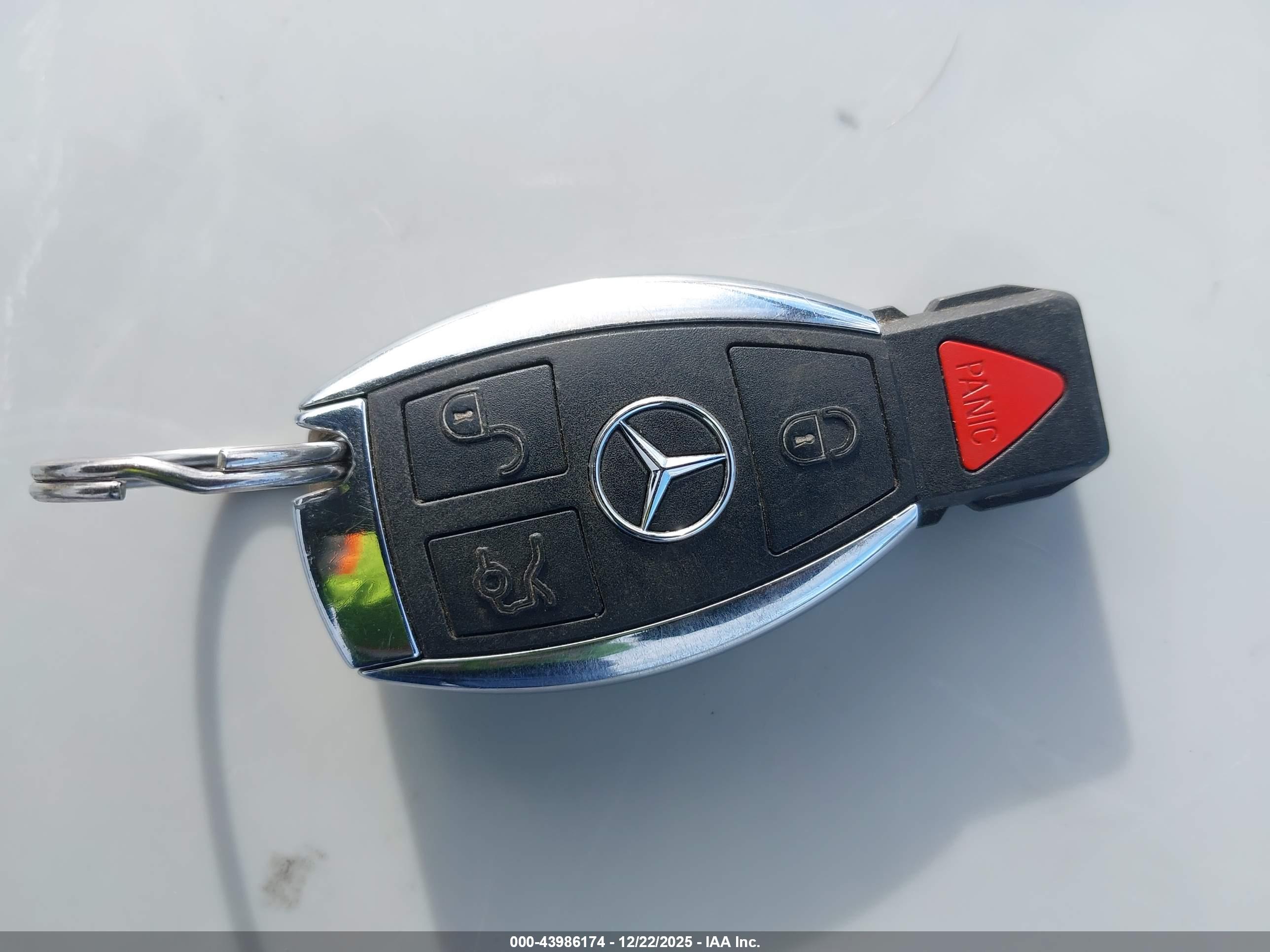 MERCEDES-BENZ GLK image 11