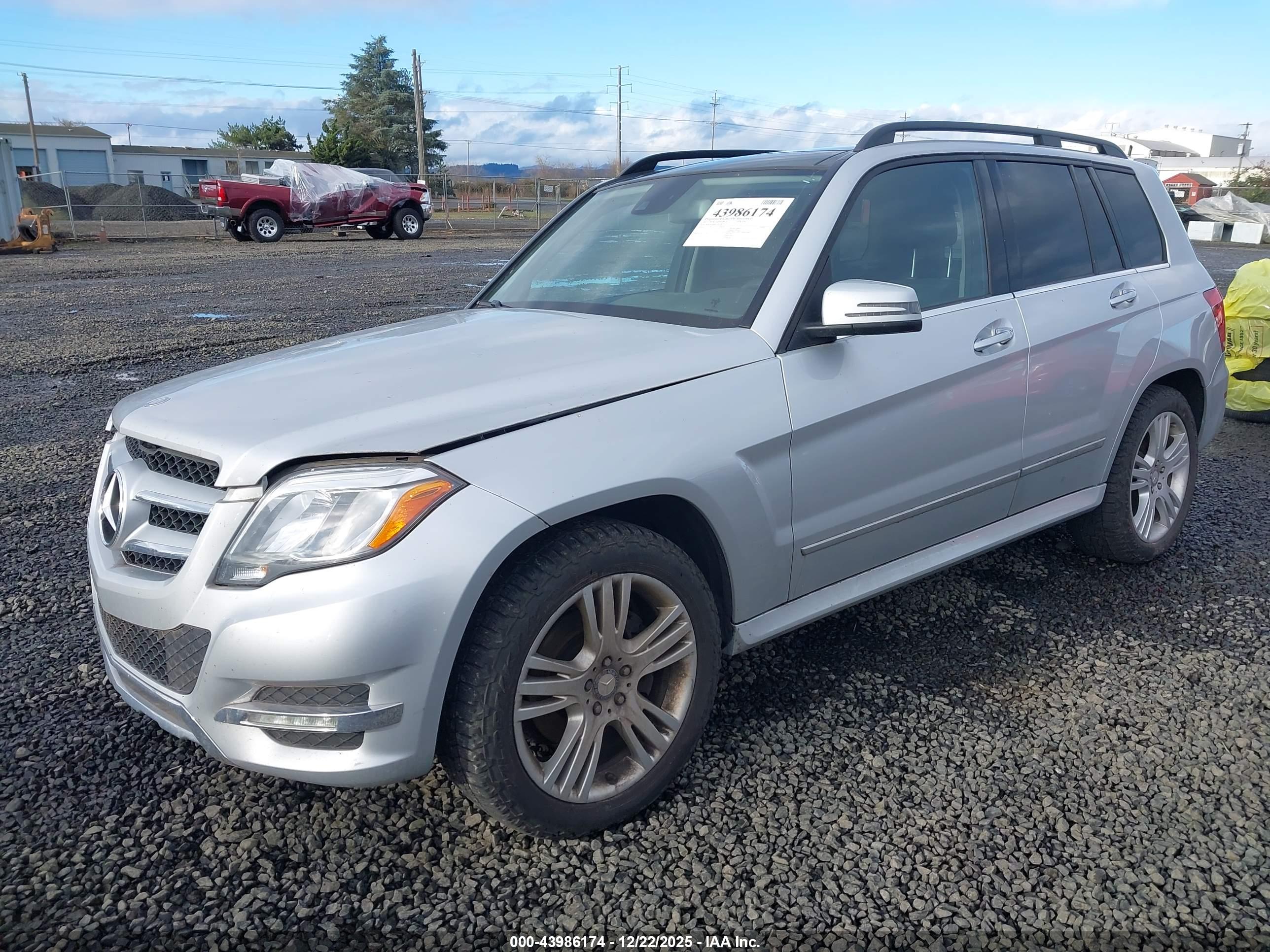 MERCEDES-BENZ GLK image 2