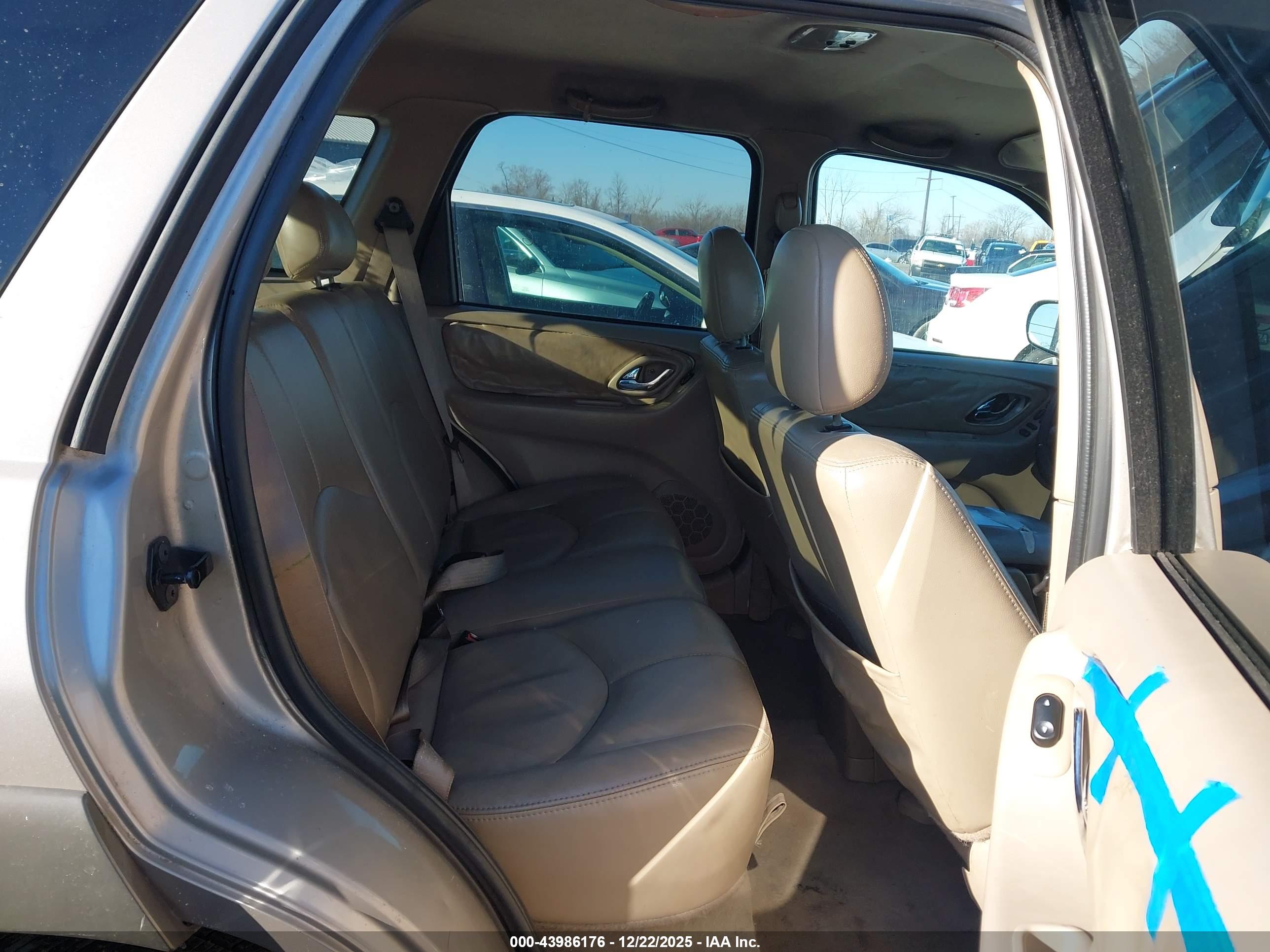 MAZDA TRIBUTE image 5